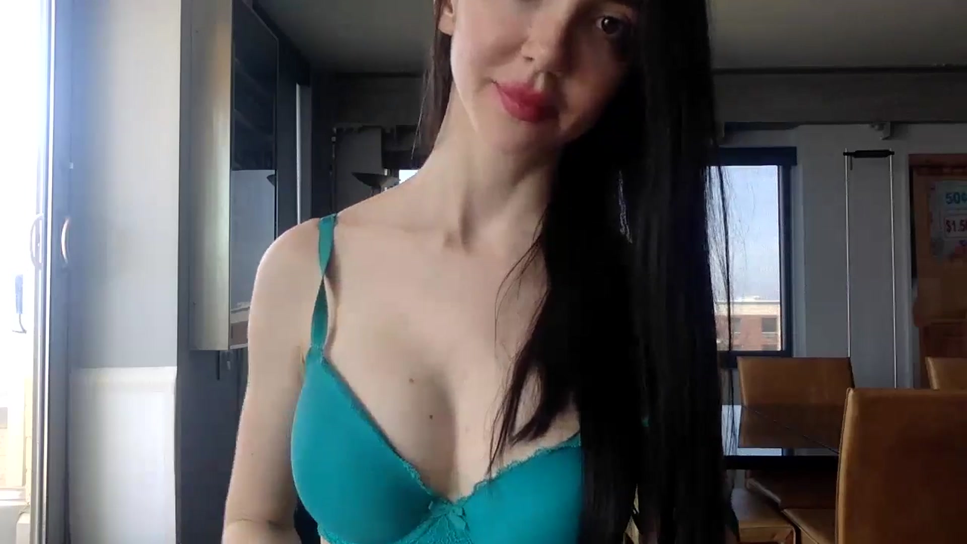 Gallery image thumbnail from SultrySiren19's myfreecams stream on, 06/13/2024, 15:40 image 17 of 20