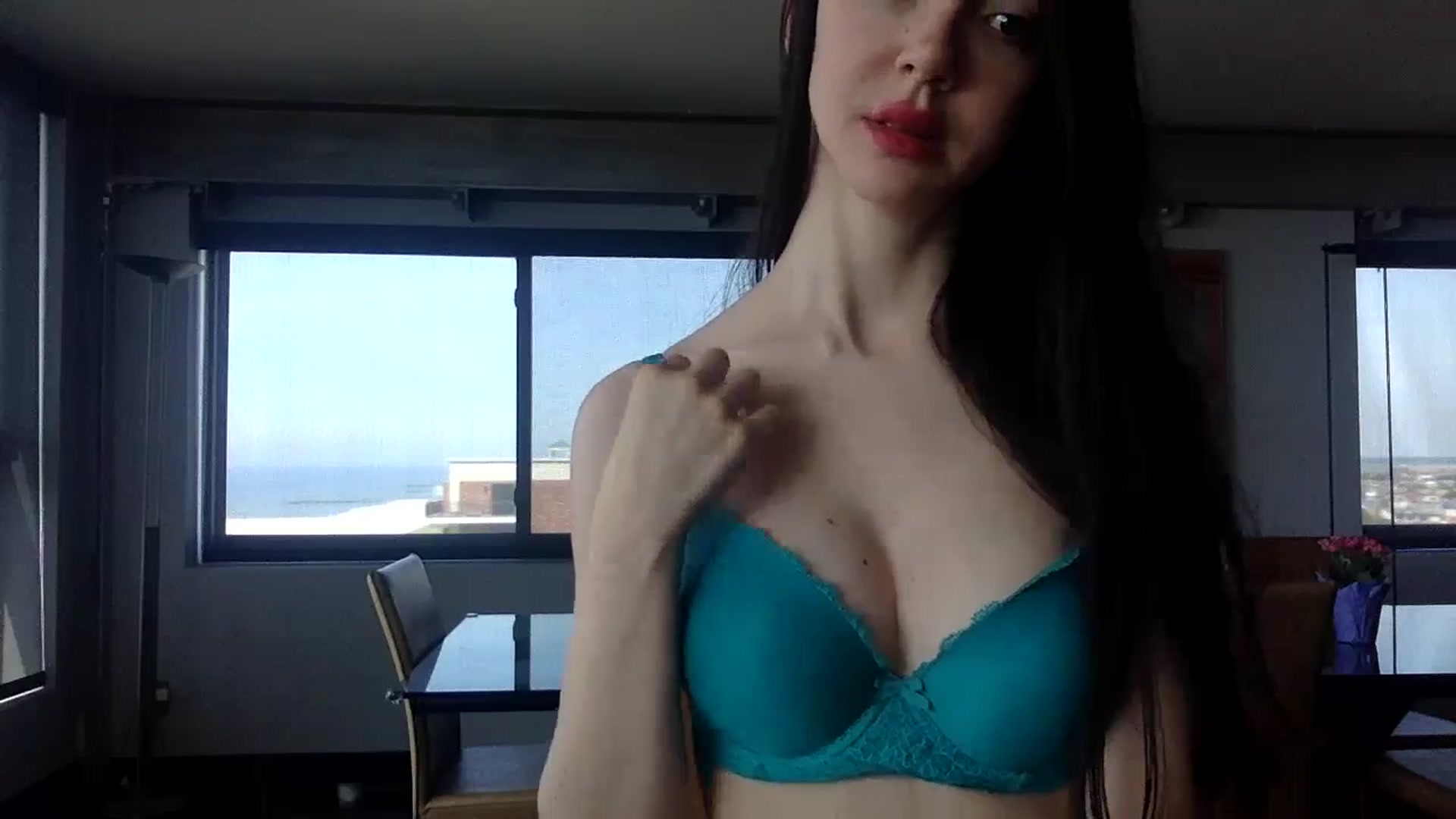 Gallery image thumbnail from SultrySiren19's myfreecams stream on, 06/13/2024, 15:40 image 8 of 20