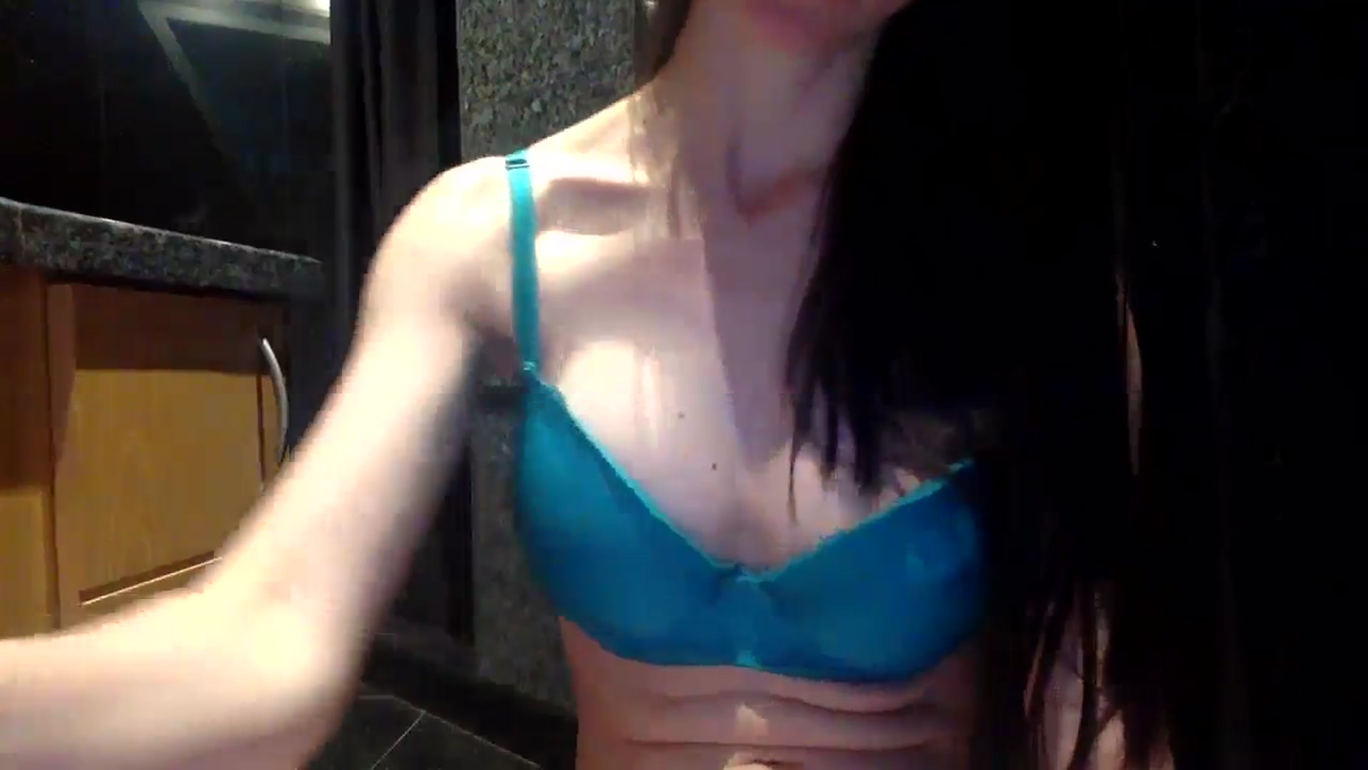 Gallery image thumbnail from SultrySiren19's myfreecams stream on, 06/13/2024, 16:25 image 11 of 20