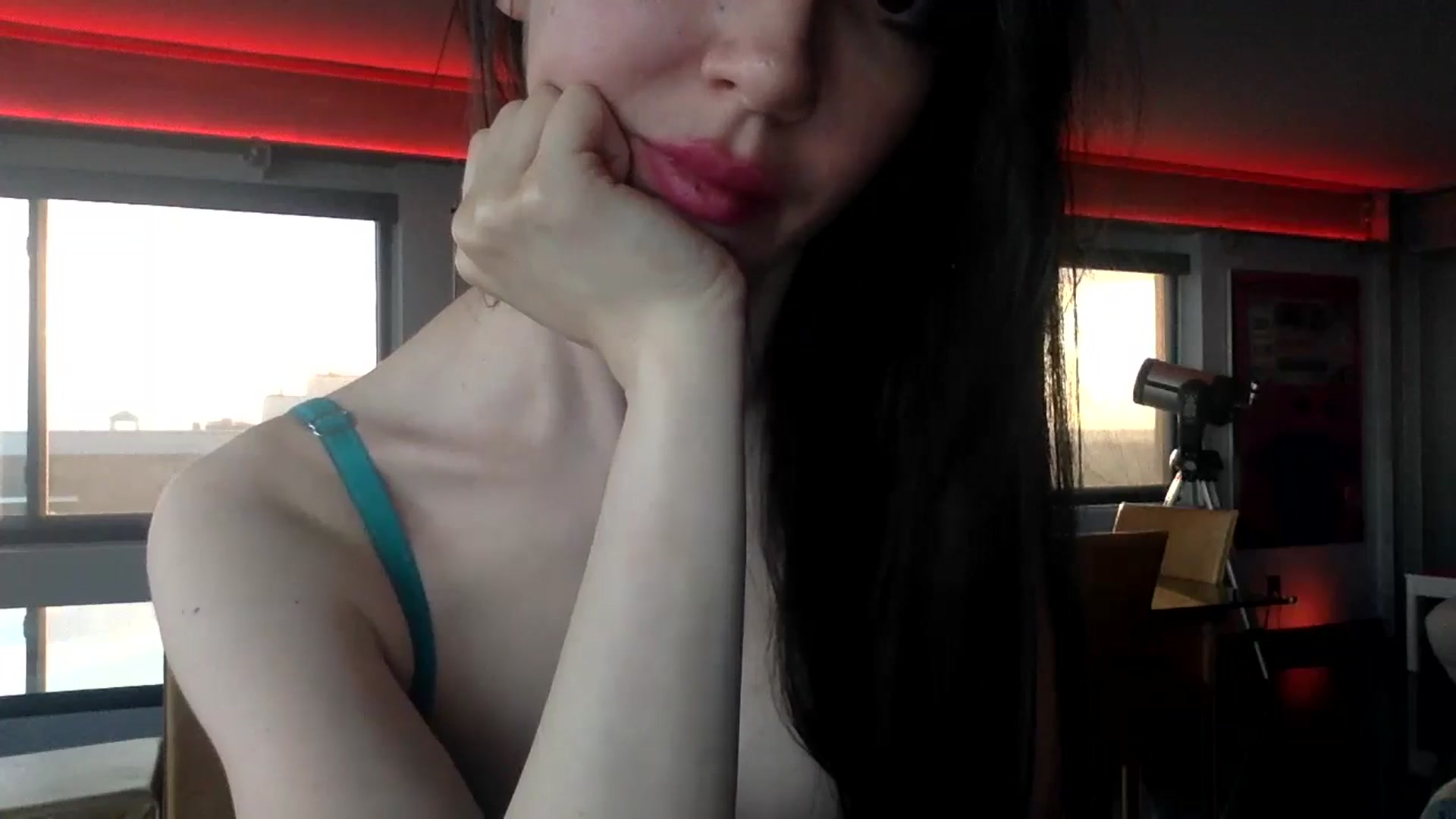 Gallery image thumbnail from SultrySiren19's myfreecams stream on, 06/13/2024, 23:48 image 19 of 20