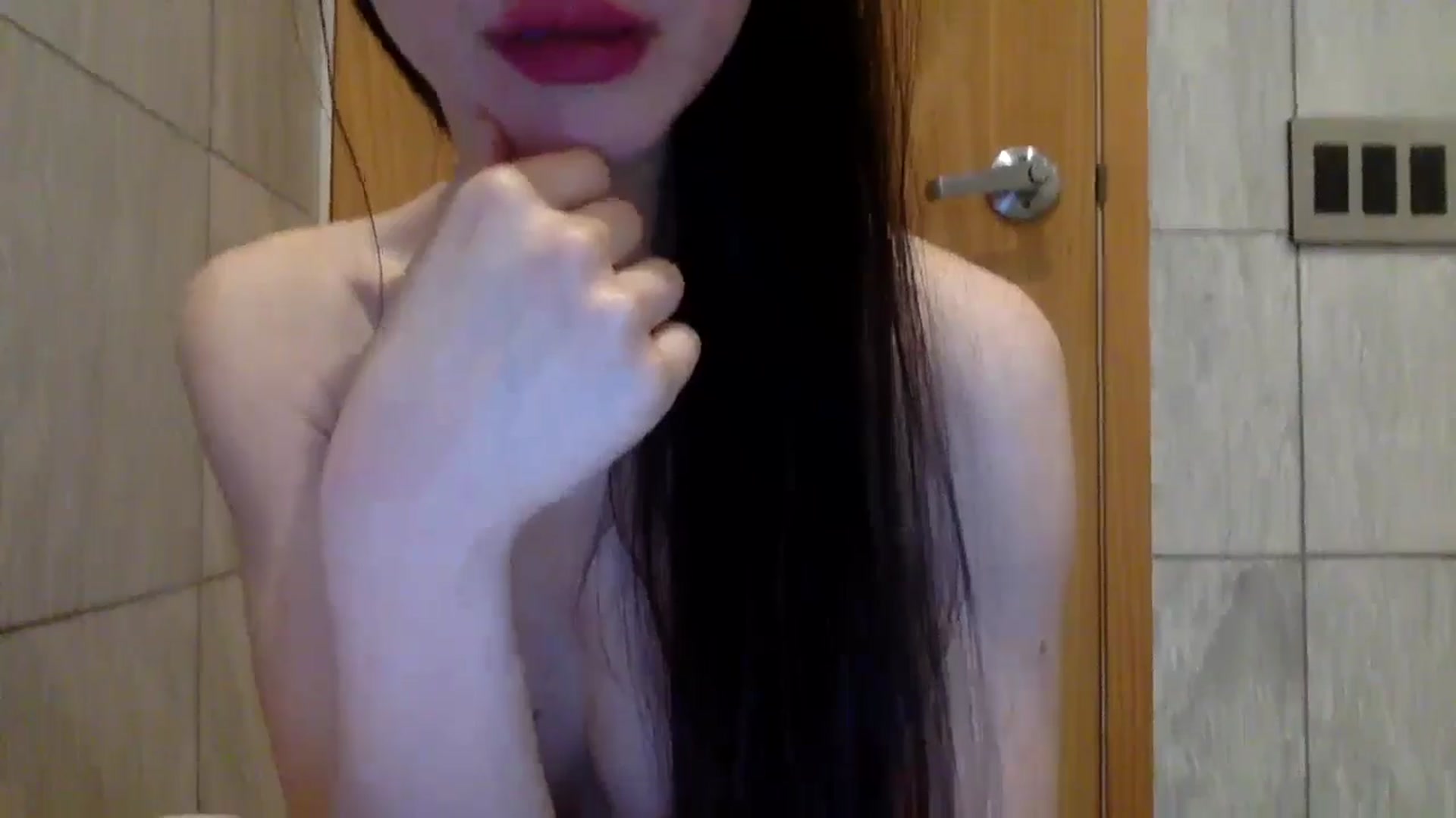 Gallery image thumbnail from SultrySiren19's myfreecams stream on, 06/24/2024, 16:25 image 2 of 20