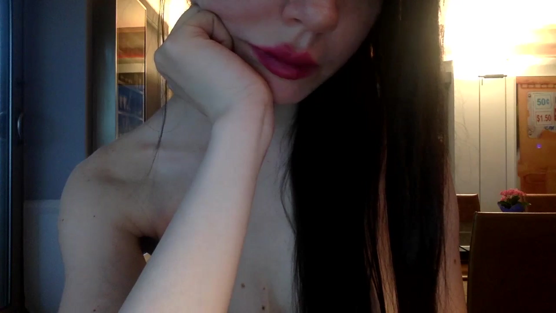 Gallery image thumbnail from SultrySiren19's myfreecams stream on, 06/25/2024, 24:54 image 6 of 20