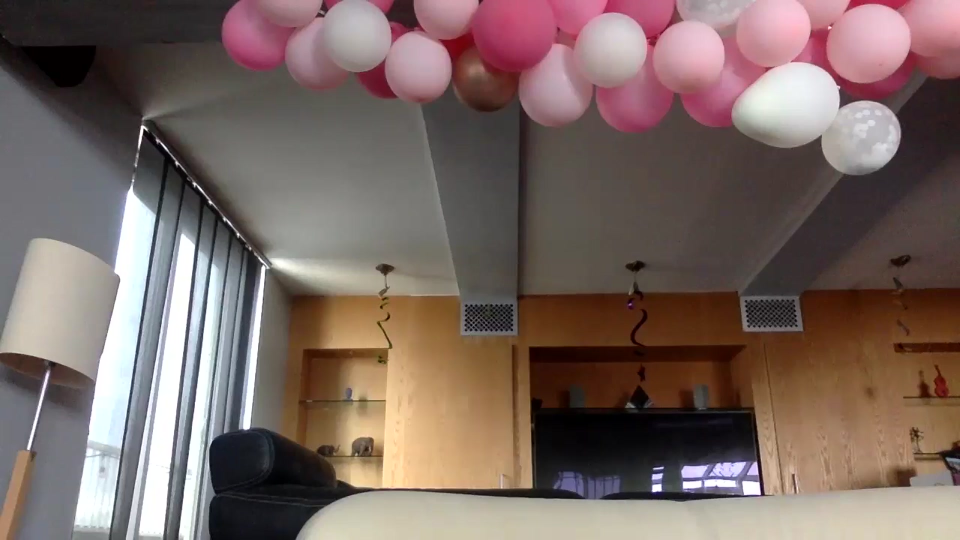 Gallery image thumbnail from SultrySiren19's myfreecams stream on, 04/06/2025, 17:27 image 14 of 20