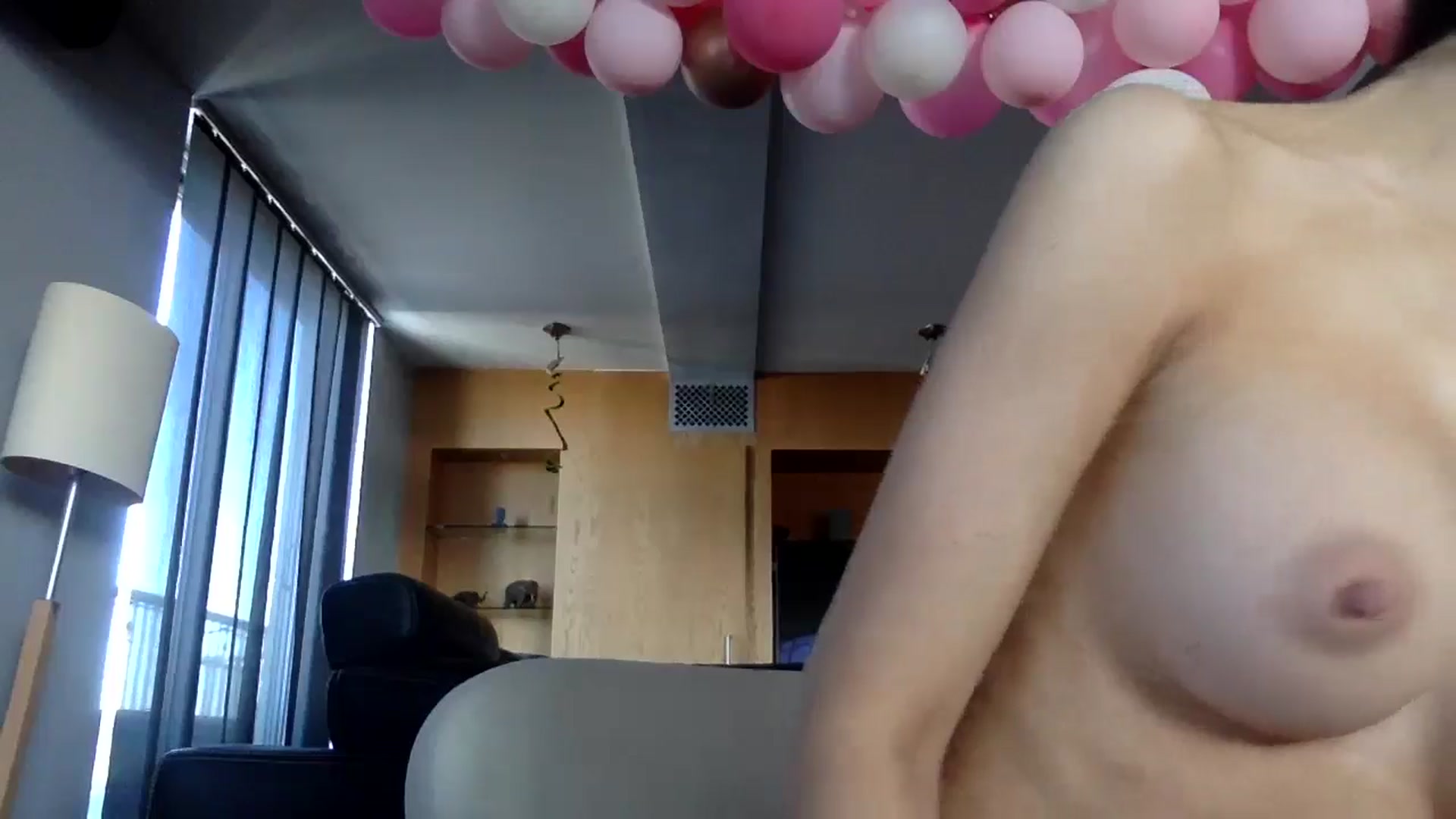 Gallery image thumbnail from SultrySiren19's myfreecams stream on, 04/09/2025, 13:07 image 7 of 20