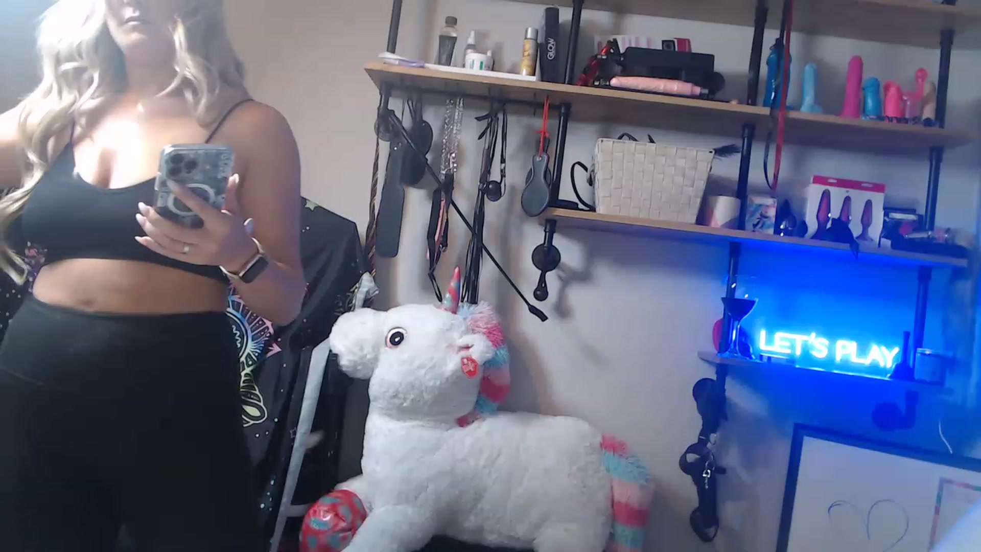 Gallery image thumbnail from SultrySnow's myfreecams stream on, 12/01/2022, 22:53 image 16 of 20