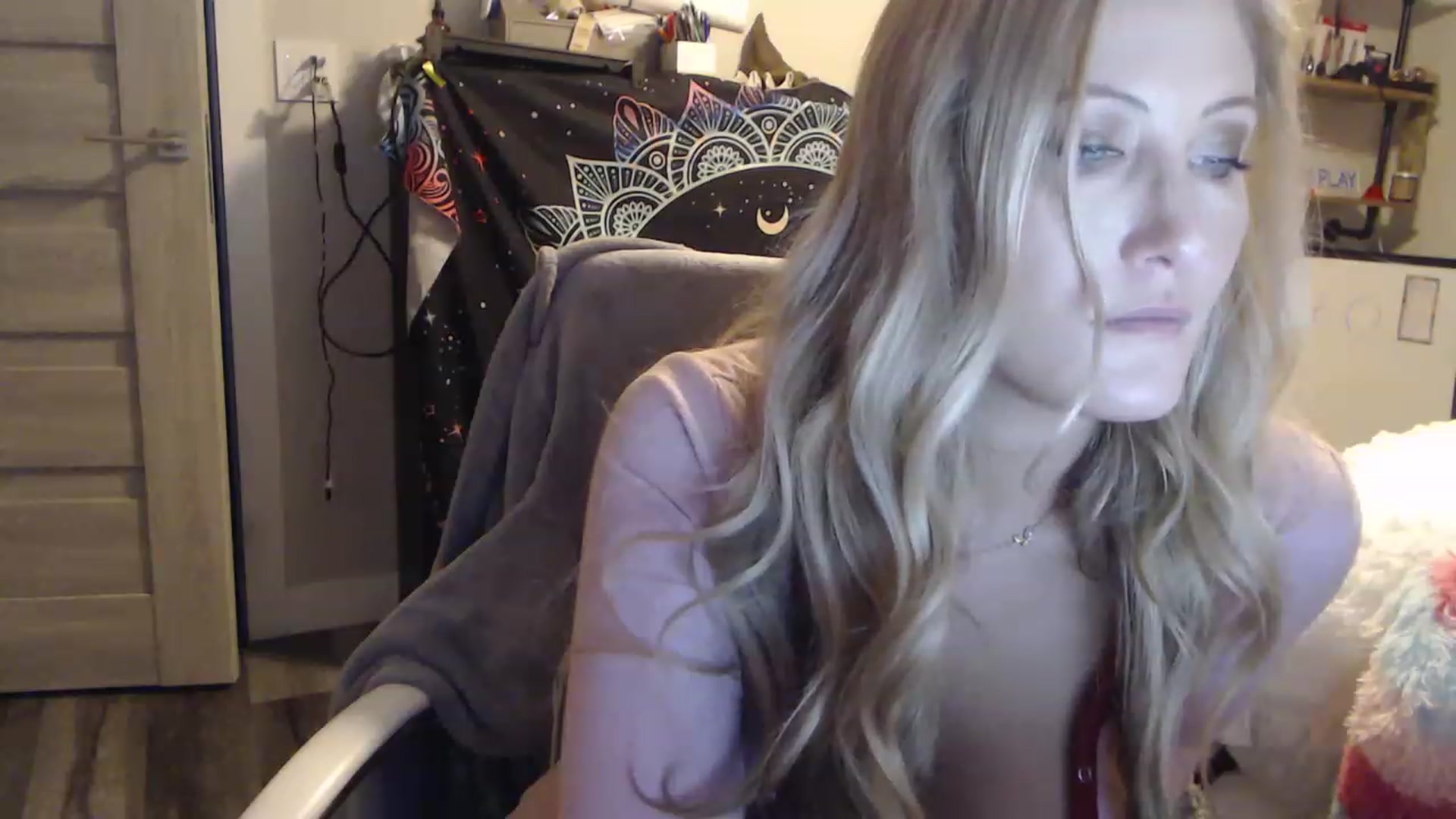 Gallery image thumbnail from SultrySnow's myfreecams stream on, 12/02/2022, 22:12 image 20 of 20