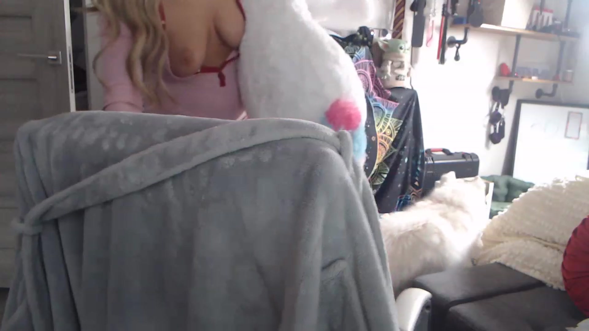 Gallery image thumbnail from SultrySnow's myfreecams stream on, 12/02/2022, 22:12 image 13 of 20
