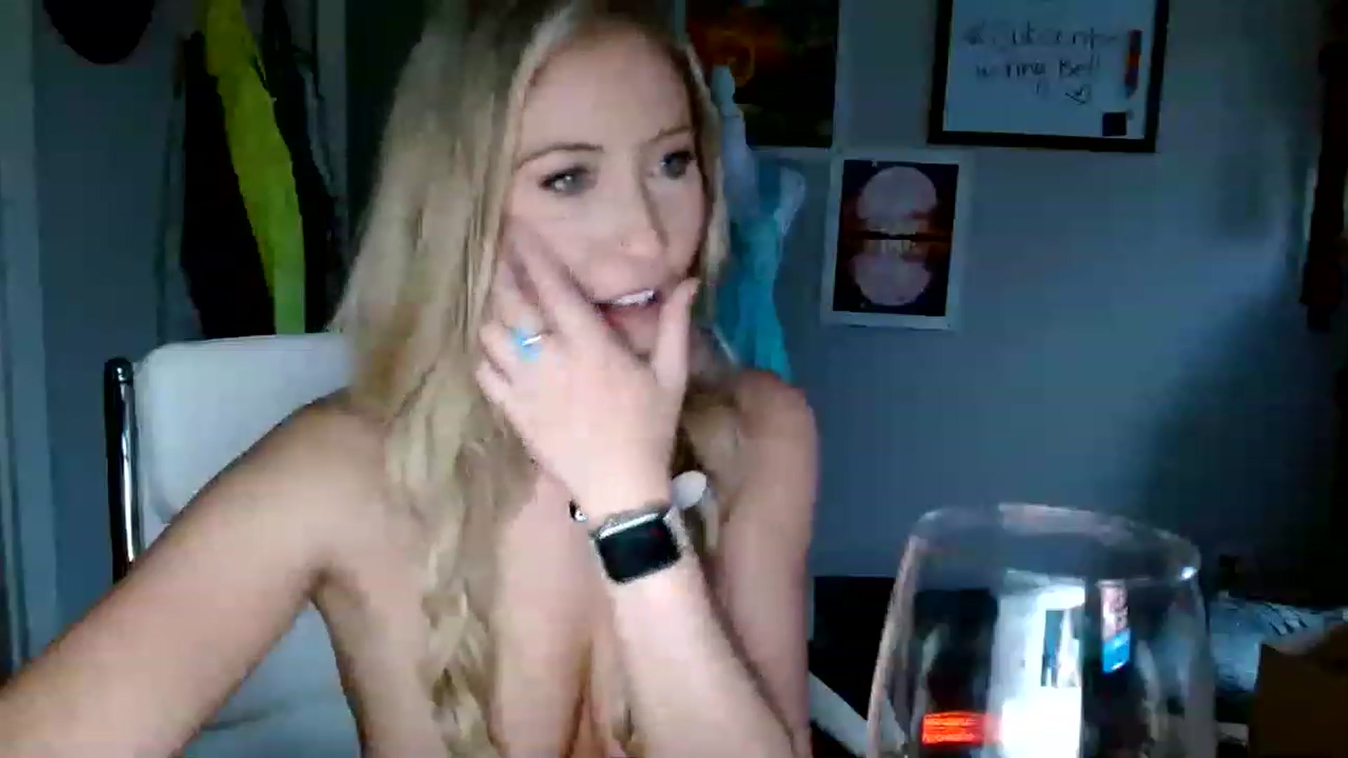 Gallery image thumbnail from SultrySnow's myfreecams stream on, 03/03/2023, 24:20 image 6 of 20