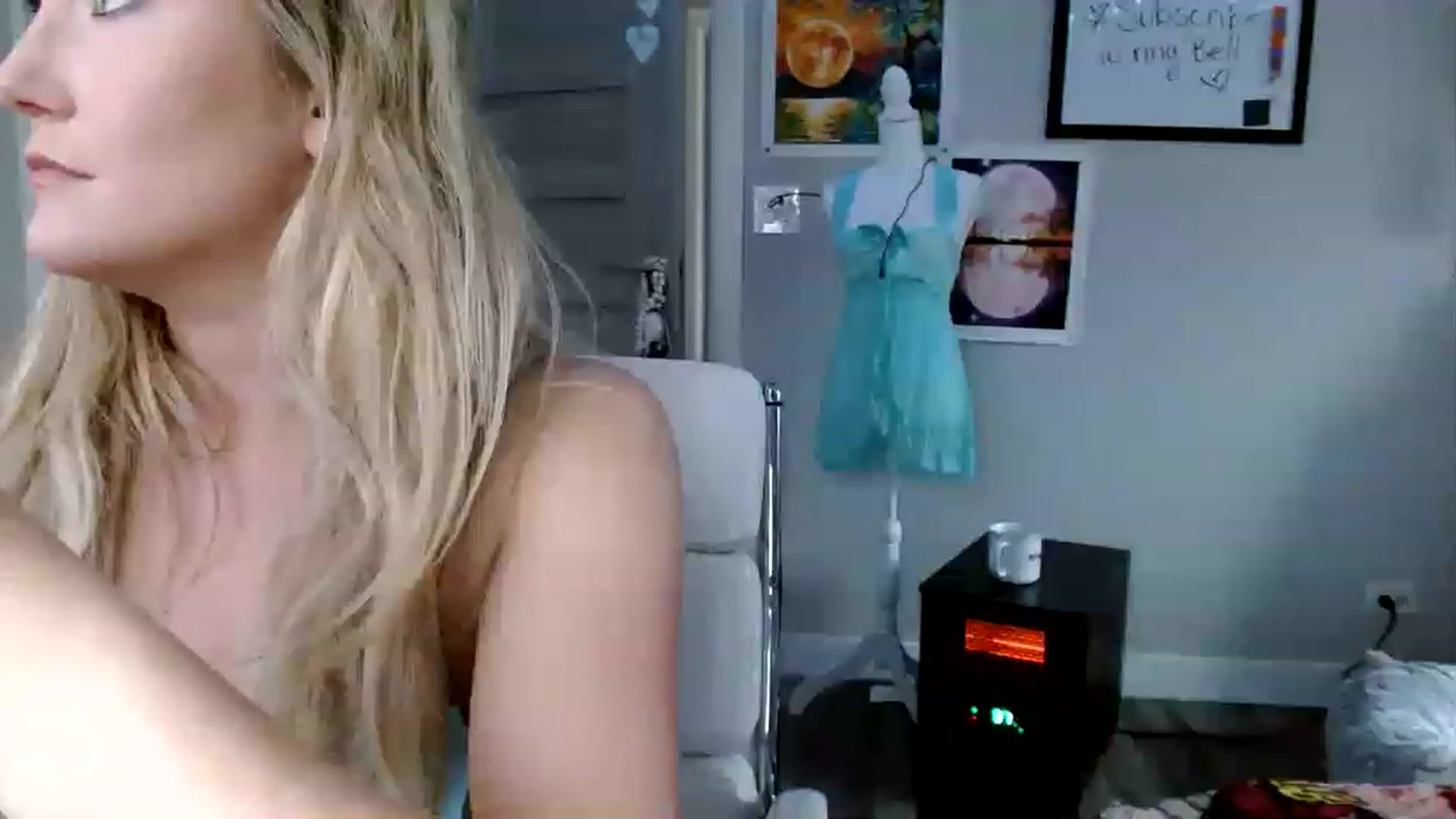 Gallery image thumbnail from SultrySnow's myfreecams stream on, 03/03/2023, 20:24 image 20 of 20