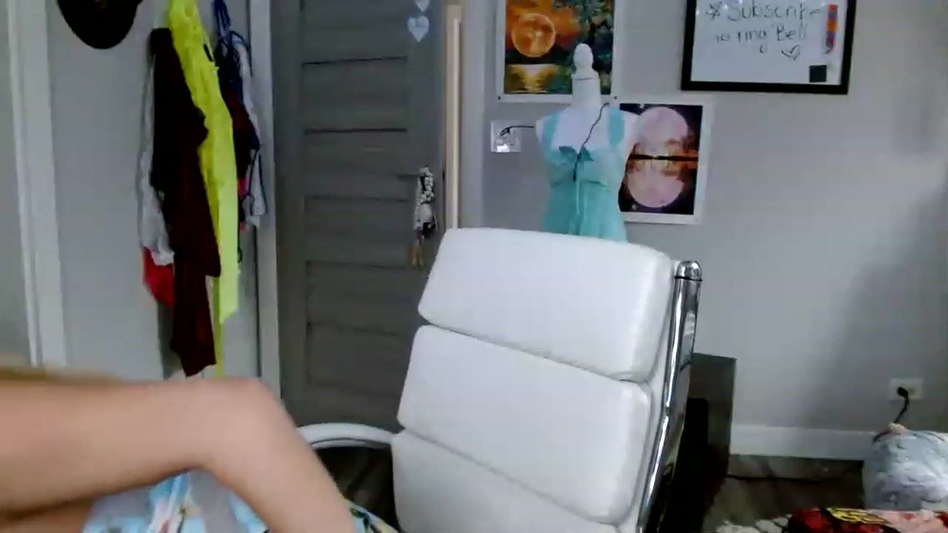 Gallery image thumbnail from SultrySnow's myfreecams stream on, 03/03/2023, 20:24 image 17 of 20
