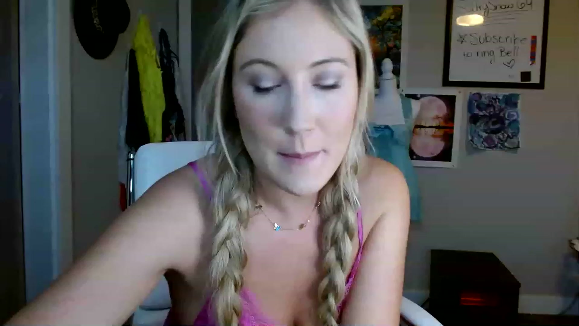 Gallery image thumbnail from SultrySnow's myfreecams stream on, 03/09/2023, 18:56 image 3 of 20