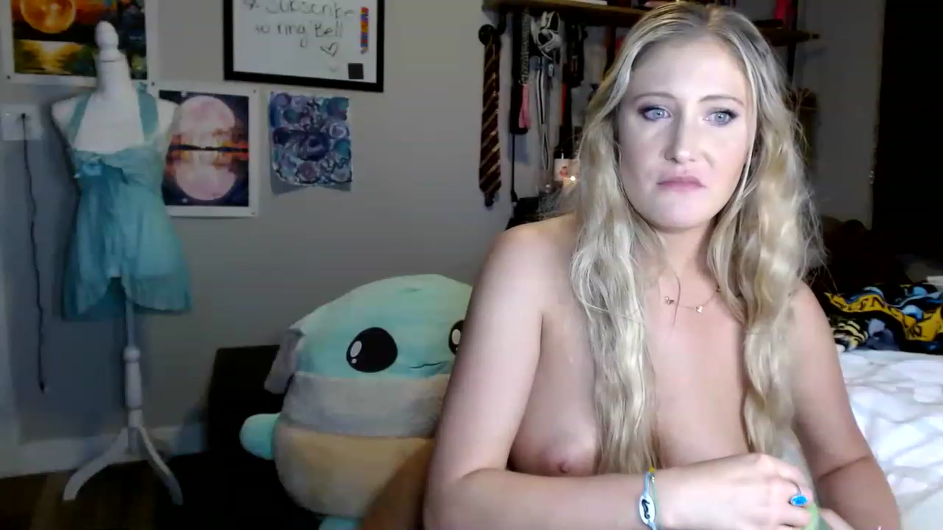 Gallery image thumbnail from SultrySnow's myfreecams stream on, 03/14/2023, 04:20 image 13 of 20