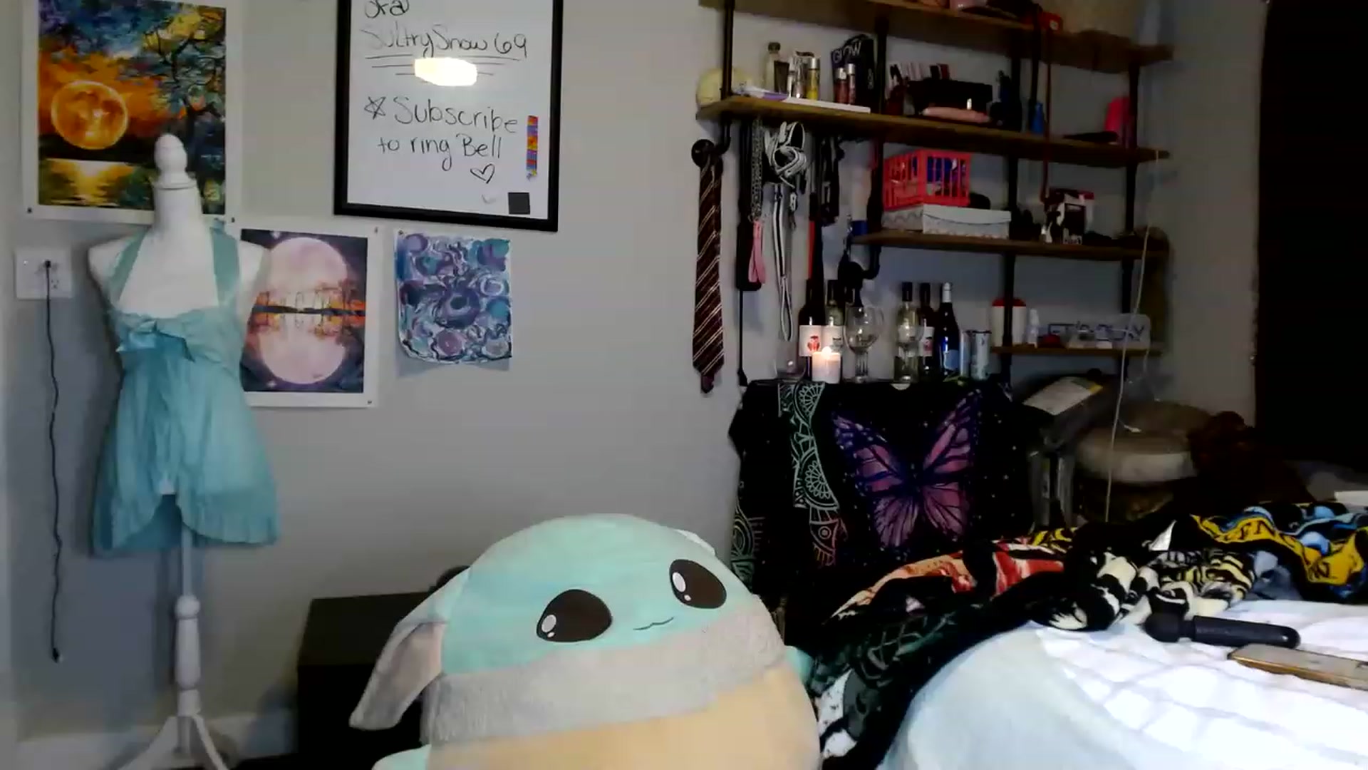 Gallery image thumbnail from SultrySnow's myfreecams stream on, 03/14/2023, 04:20 image 14 of 20