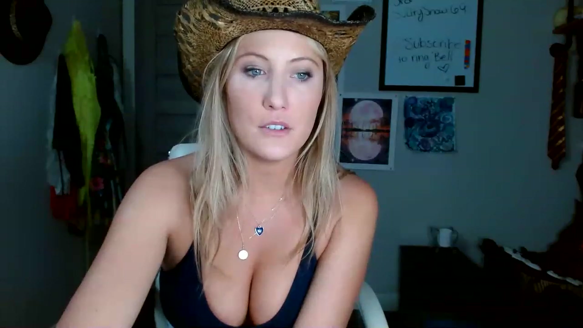 Gallery image thumbnail from SultrySnow's myfreecams stream on, 03/16/2023, 02:44 image 15 of 20