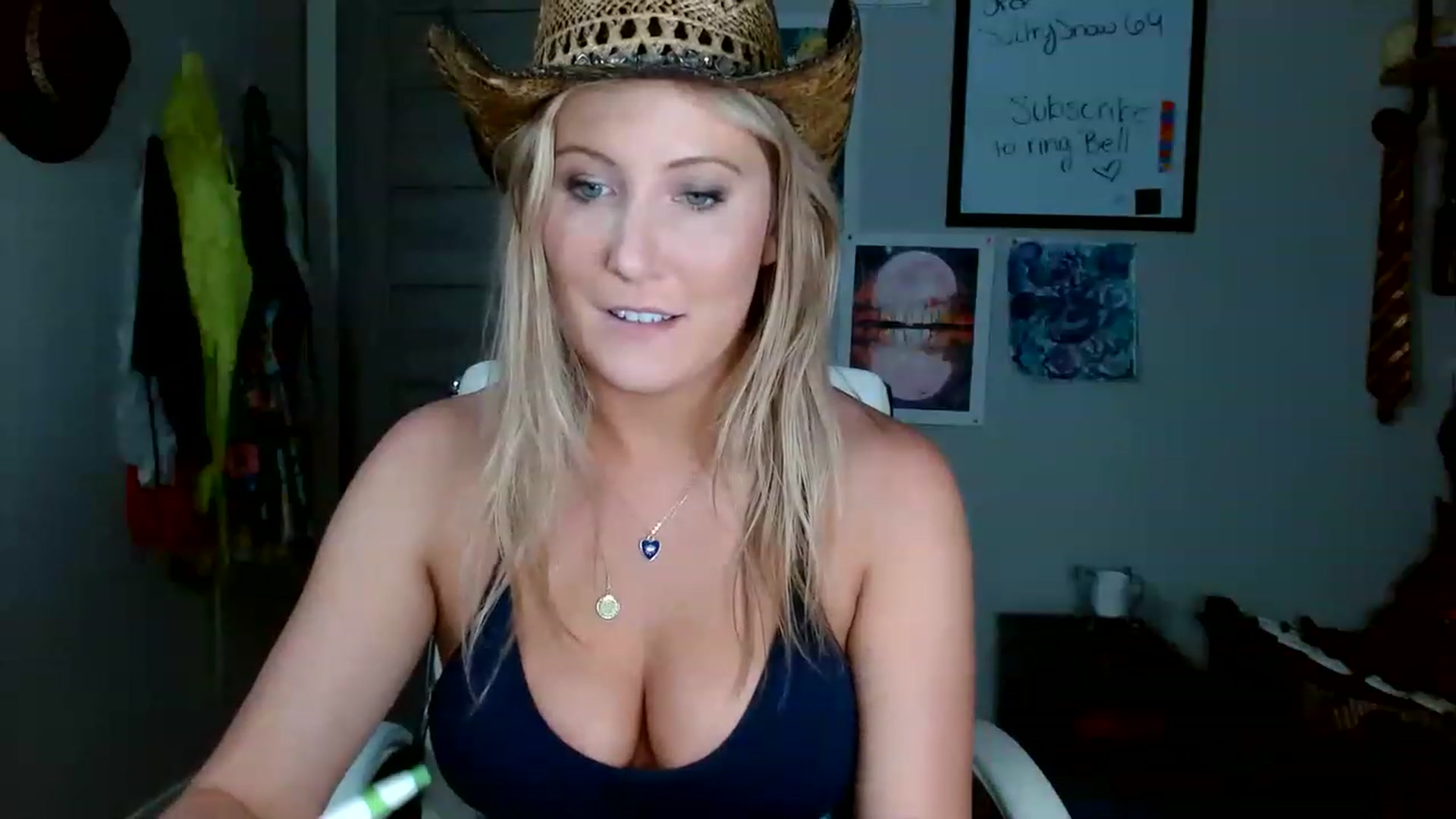 Gallery image thumbnail from SultrySnow's myfreecams stream on, 03/16/2023, 02:44 image 12 of 20
