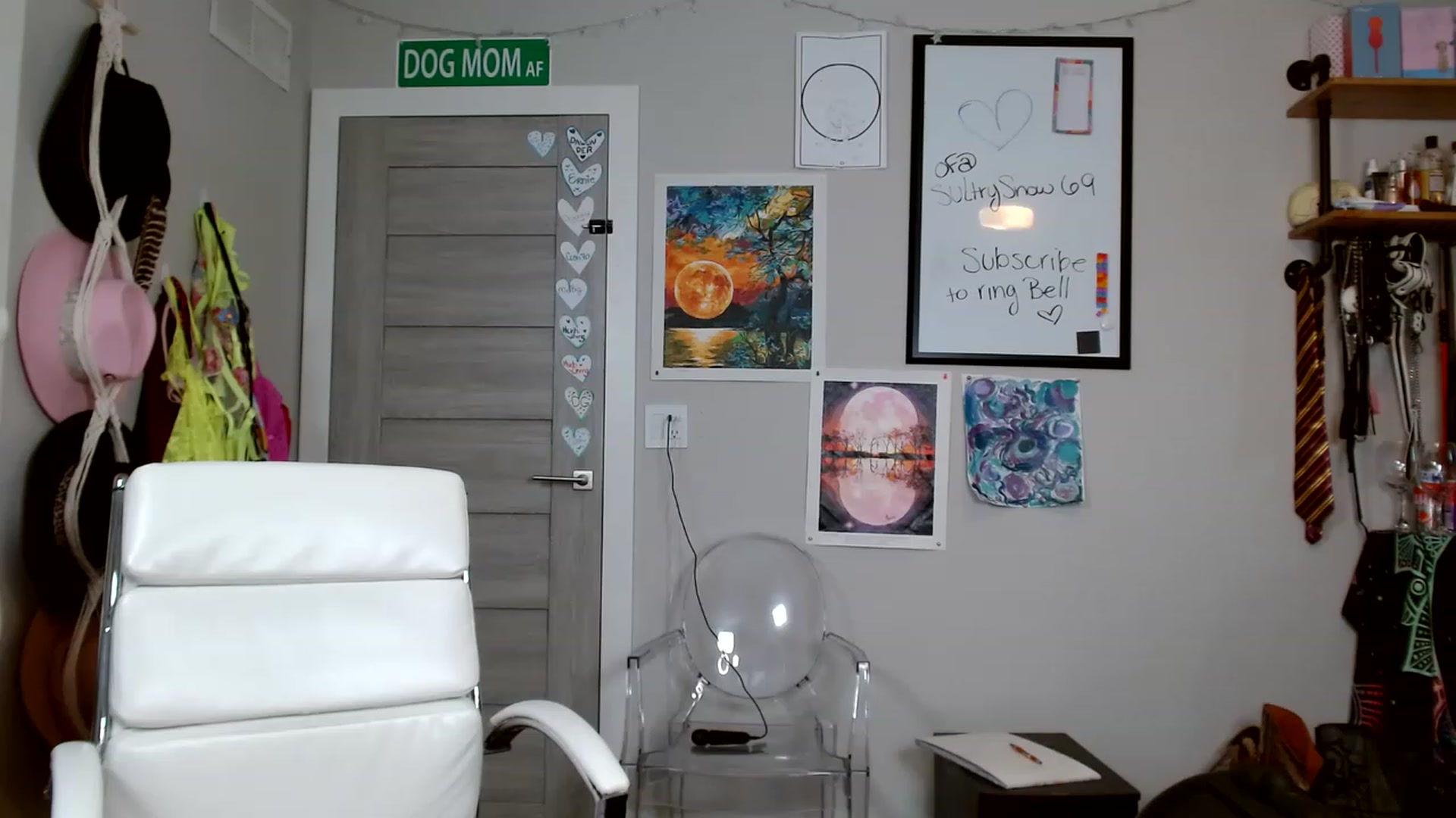 Gallery image thumbnail from SultrySnow's myfreecams stream on, 03/31/2023, 19:13 image 1 of 20