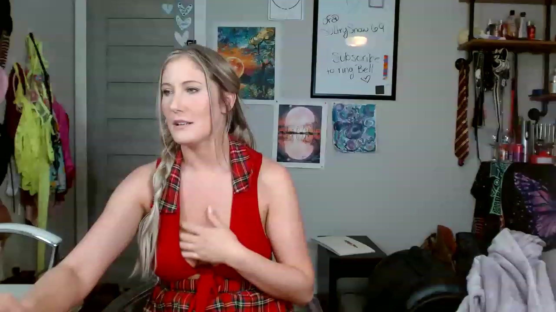 Gallery image thumbnail from SultrySnow's myfreecams stream on, 03/31/2023, 21:36 image 1 of 20