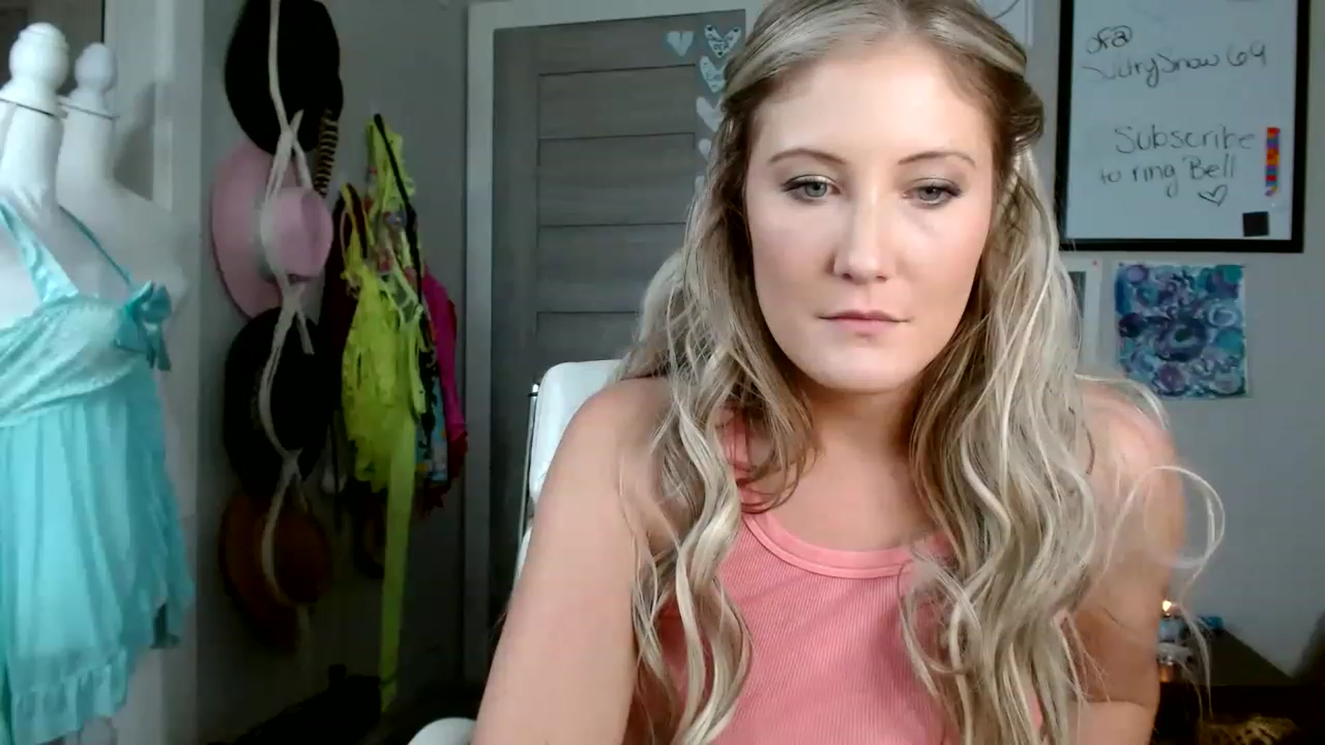 Gallery image thumbnail from SultrySnow's myfreecams stream on, 04/02/2023, 21:48 image 18 of 20