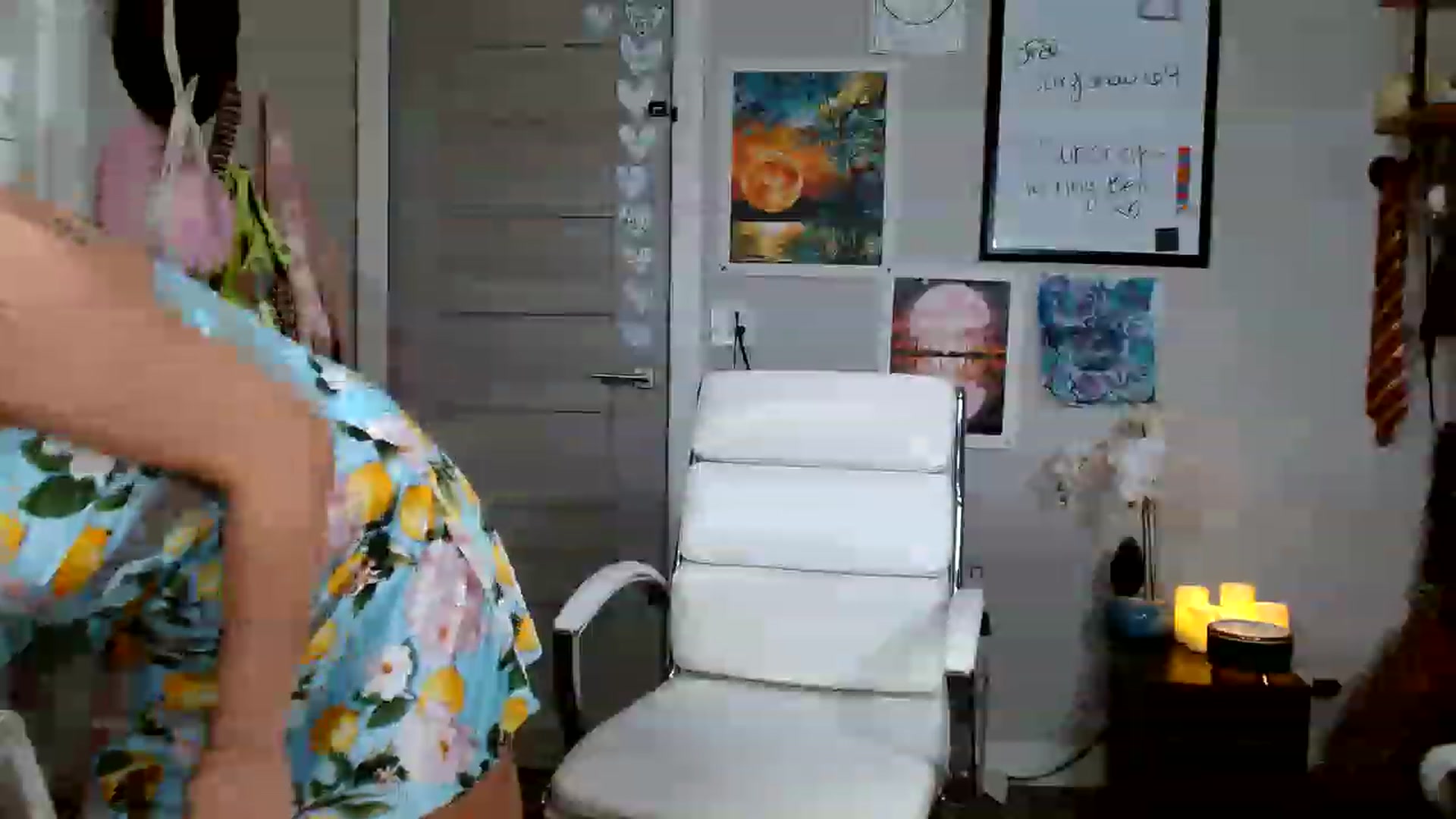 Gallery image thumbnail from SultrySnow's myfreecams stream on, 04/06/2023, 22:56 image 19 of 20