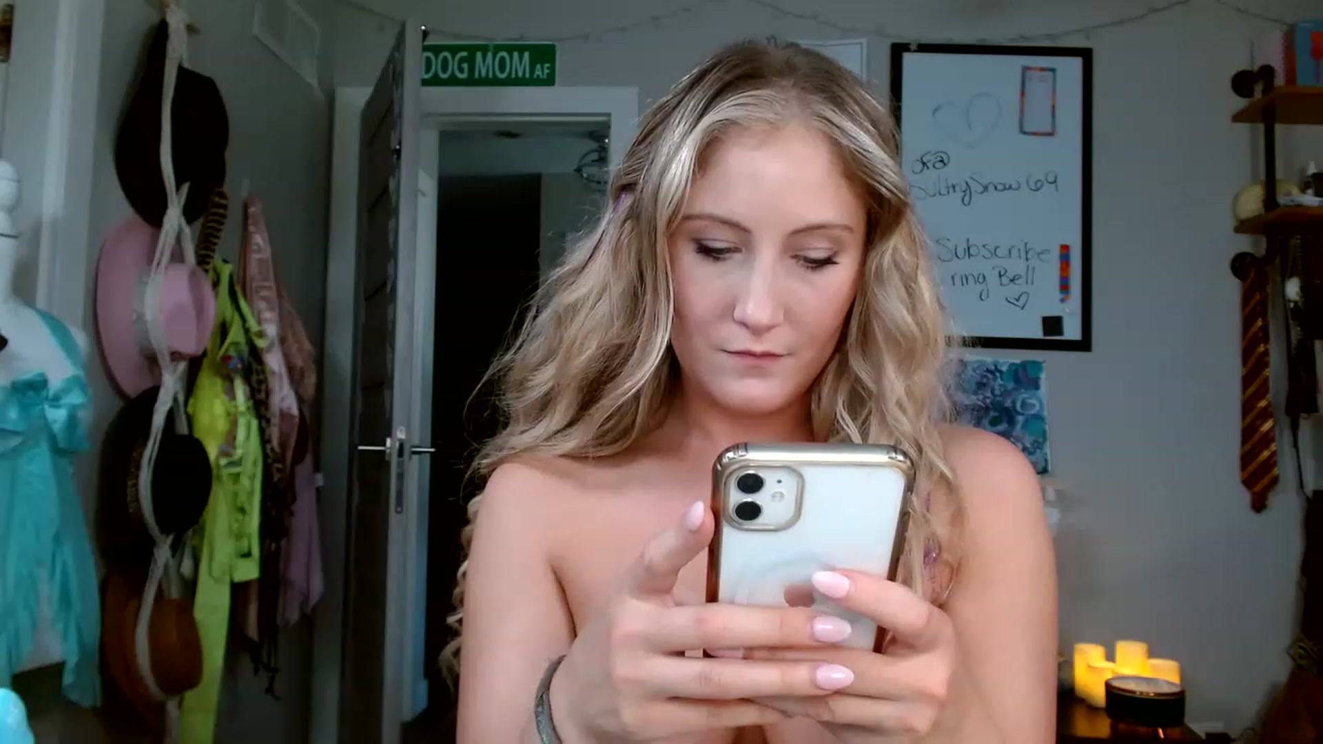 Gallery image thumbnail from SultrySnow's myfreecams stream on, 04/06/2023, 22:56 image 12 of 20