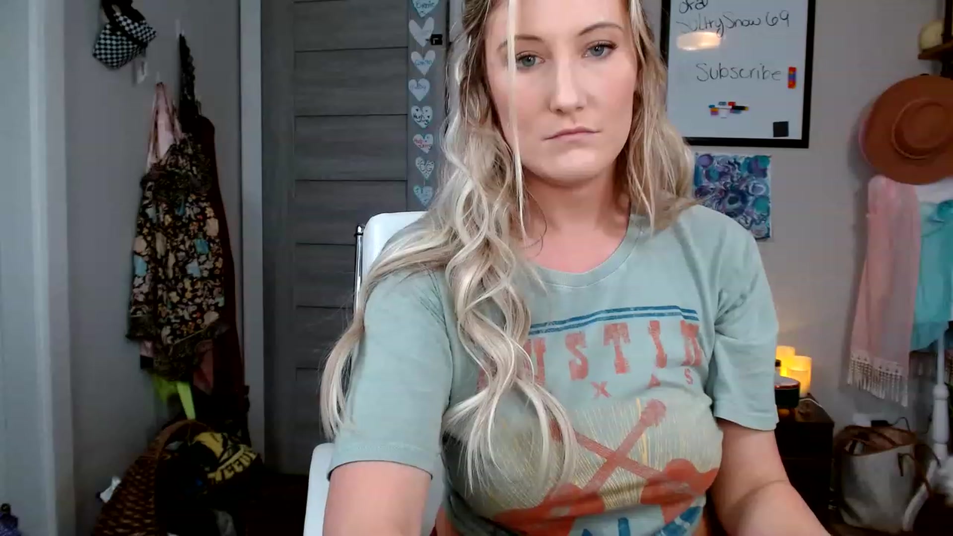 Gallery image thumbnail from SultrySnow's myfreecams stream on, 05/01/2023, 20:27 image 14 of 20