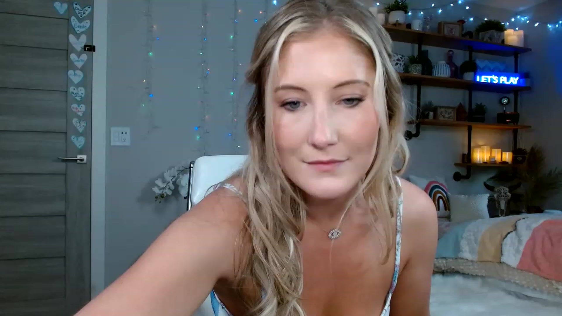 Gallery image thumbnail from SultrySnow's myfreecams stream on, 05/05/2023, 23:26 image 7 of 20