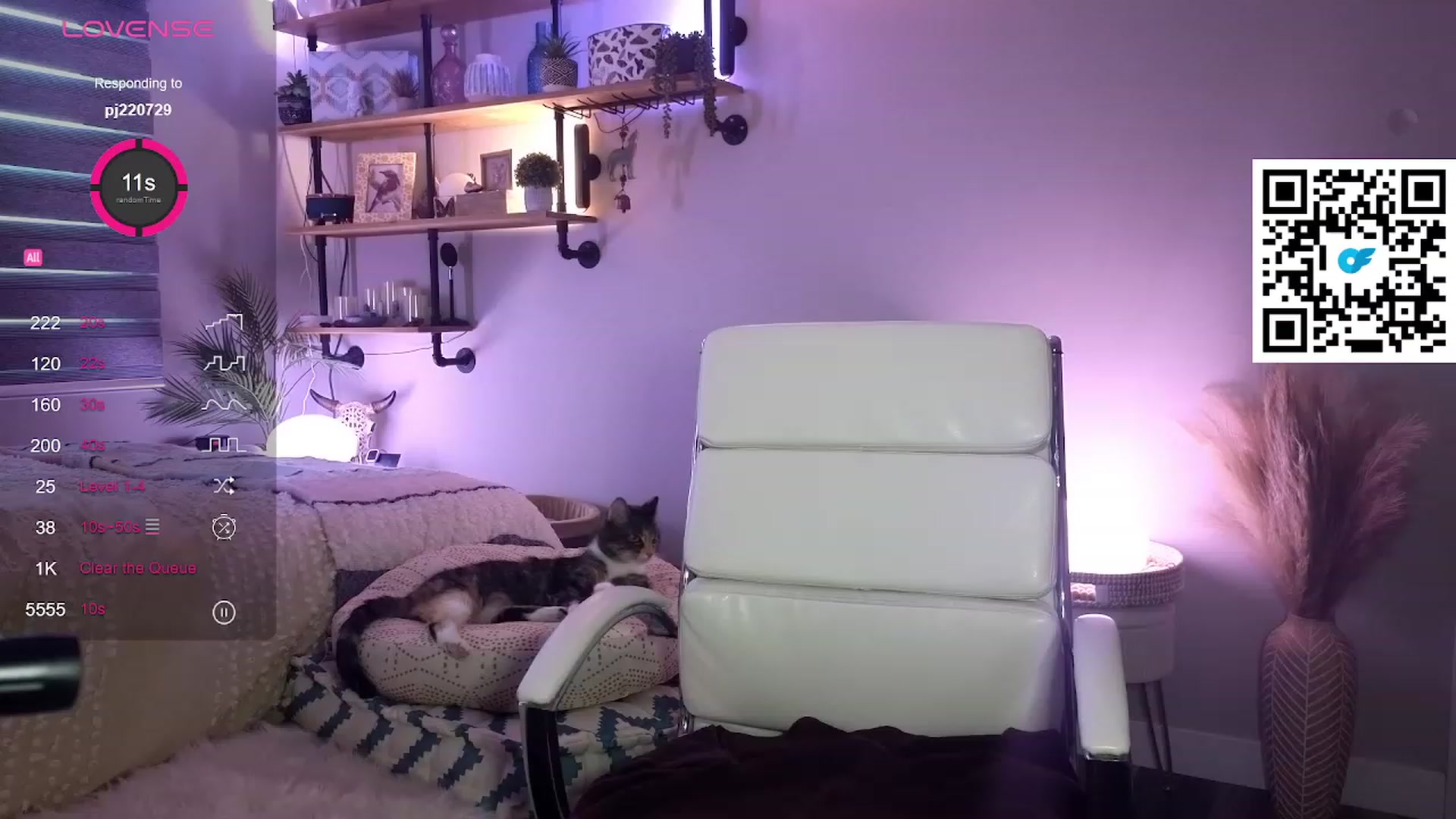 Gallery image thumbnail from SultrySnow's myfreecams stream on, 08/25/2023, 24:01 image 7 of 20