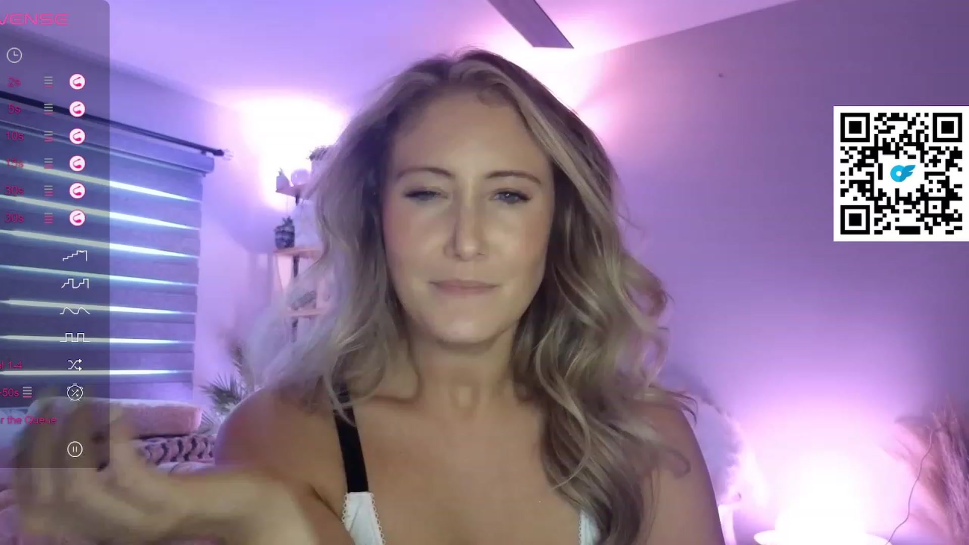 Gallery image thumbnail from SultrySnow's myfreecams stream on, 08/25/2023, 22:33 image 19 of 20