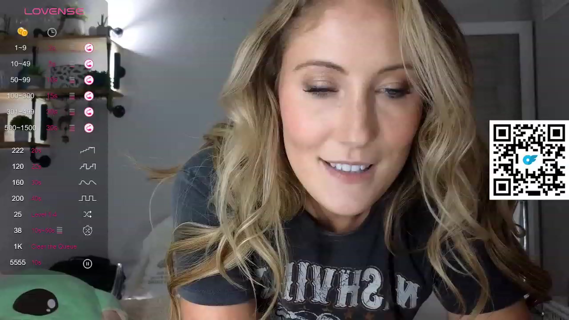 Gallery image thumbnail from SultrySnow's myfreecams stream on, 08/26/2023, 11:09 image 10 of 20