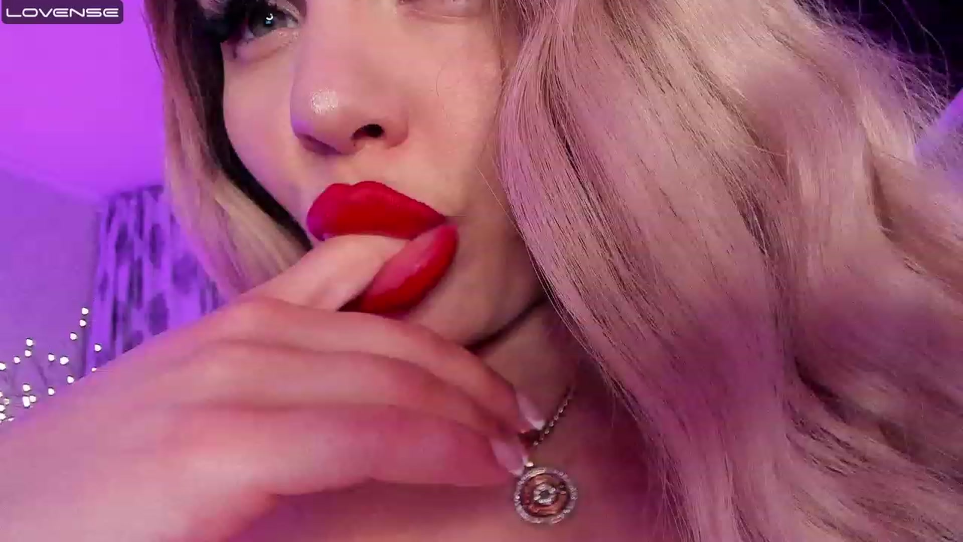 Gallery image thumbnail from SummerDaysss's myfreecams stream on, 04/19/2023, 24:06 image 10 of 20