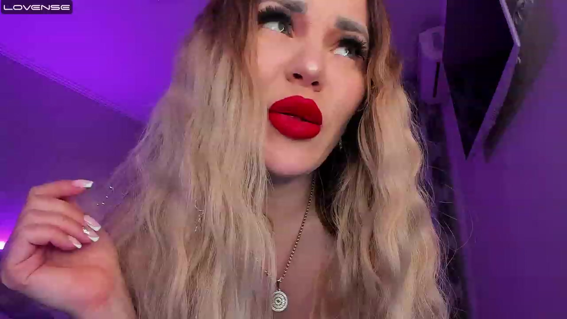 Gallery image thumbnail from SummerDaysss's myfreecams stream on, 04/19/2023, 24:06 image 7 of 20