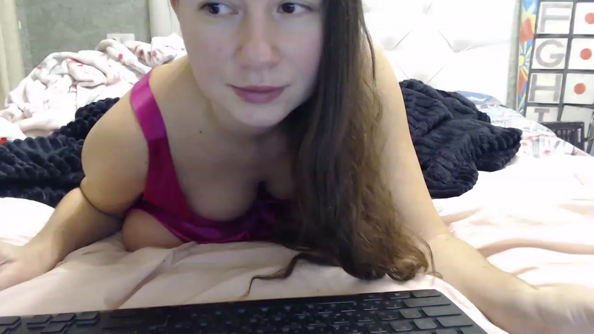 Gallery image thumbnail from SummerFlame's myfreecams stream on, 12/01/2022, 14:29 image 1 of 20
