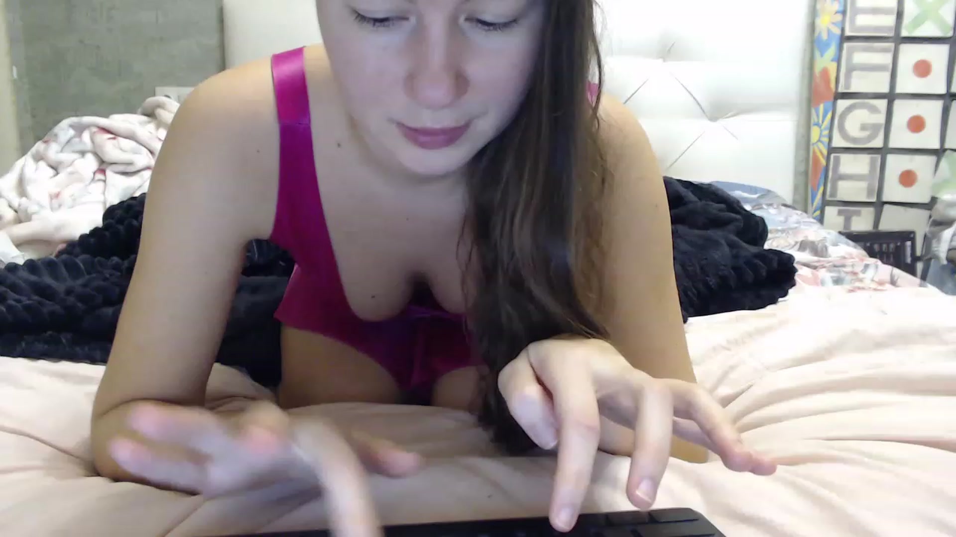 Gallery image thumbnail from SummerFlame's myfreecams stream on, 12/01/2022, 14:57 image 1 of 20
