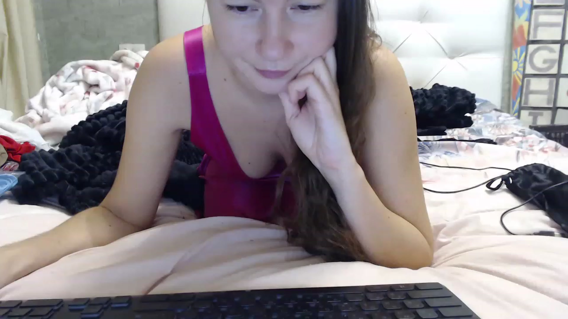 Gallery image thumbnail from SummerFlame's myfreecams stream on, 12/01/2022, 17:13 image 16 of 20