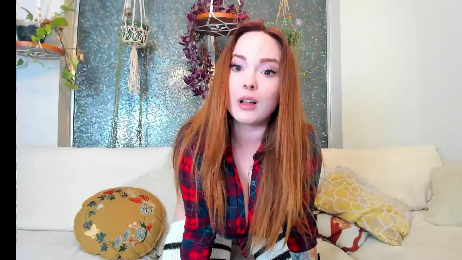 Gallery image thumbnail from SummerHart's myfreecams stream on, 11/10/2024, 03:32 image 2 of 20