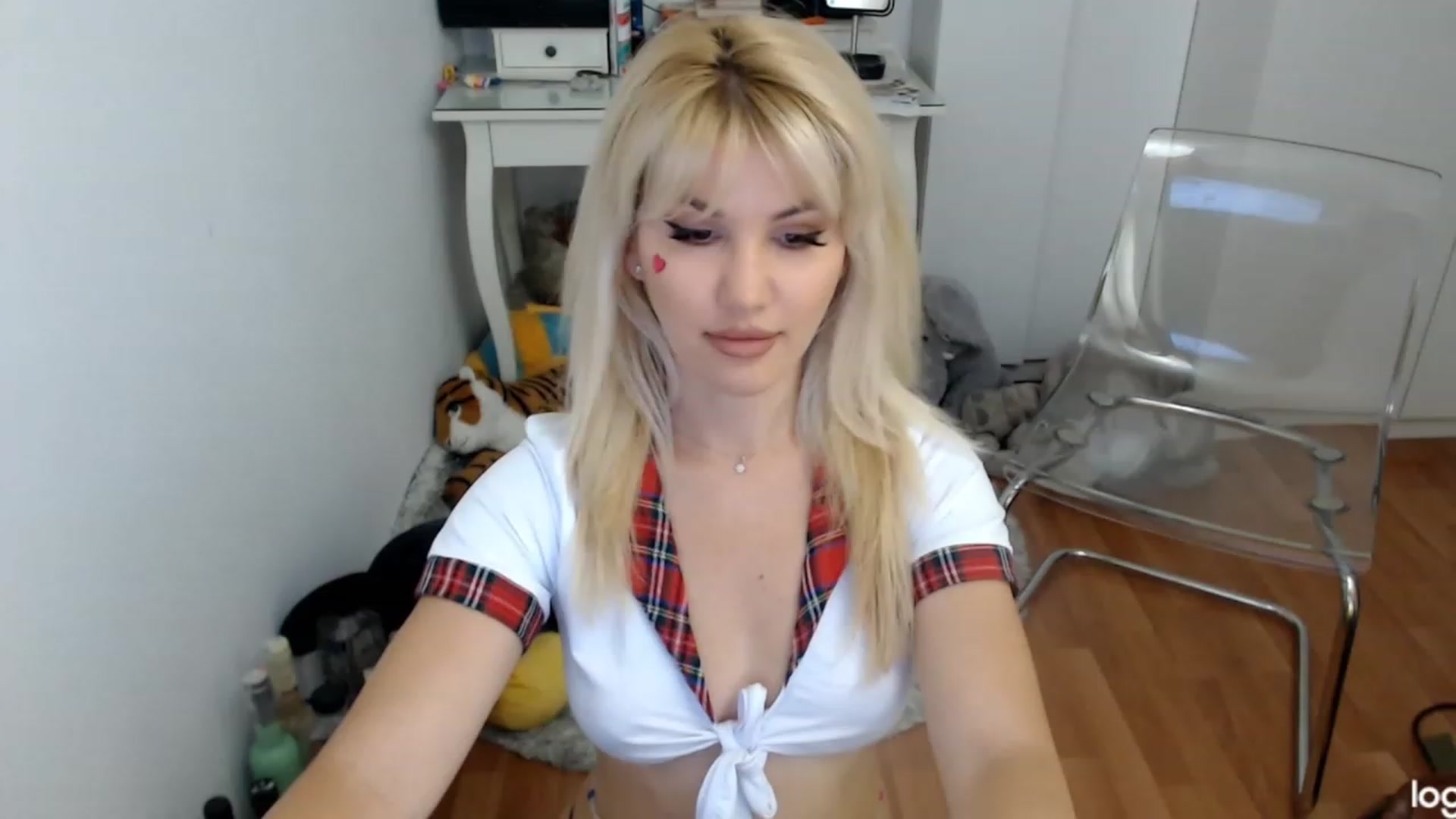 Gallery image thumbnail from SummerJewel's myfreecams stream on, 06/06/2023, 07:32 image 6 of 20