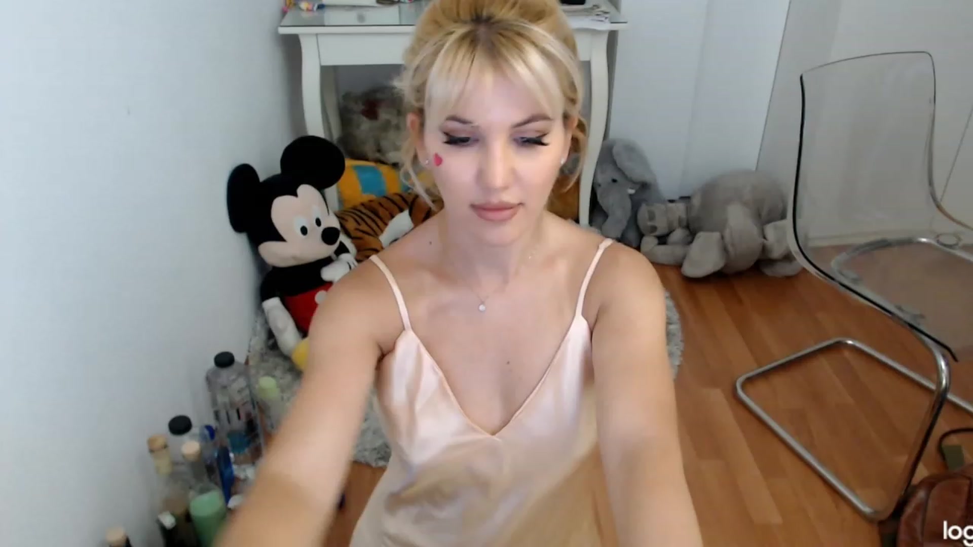 Gallery image thumbnail from SummerJewel's myfreecams stream on, 06/06/2023, 09:07 image 1 of 20