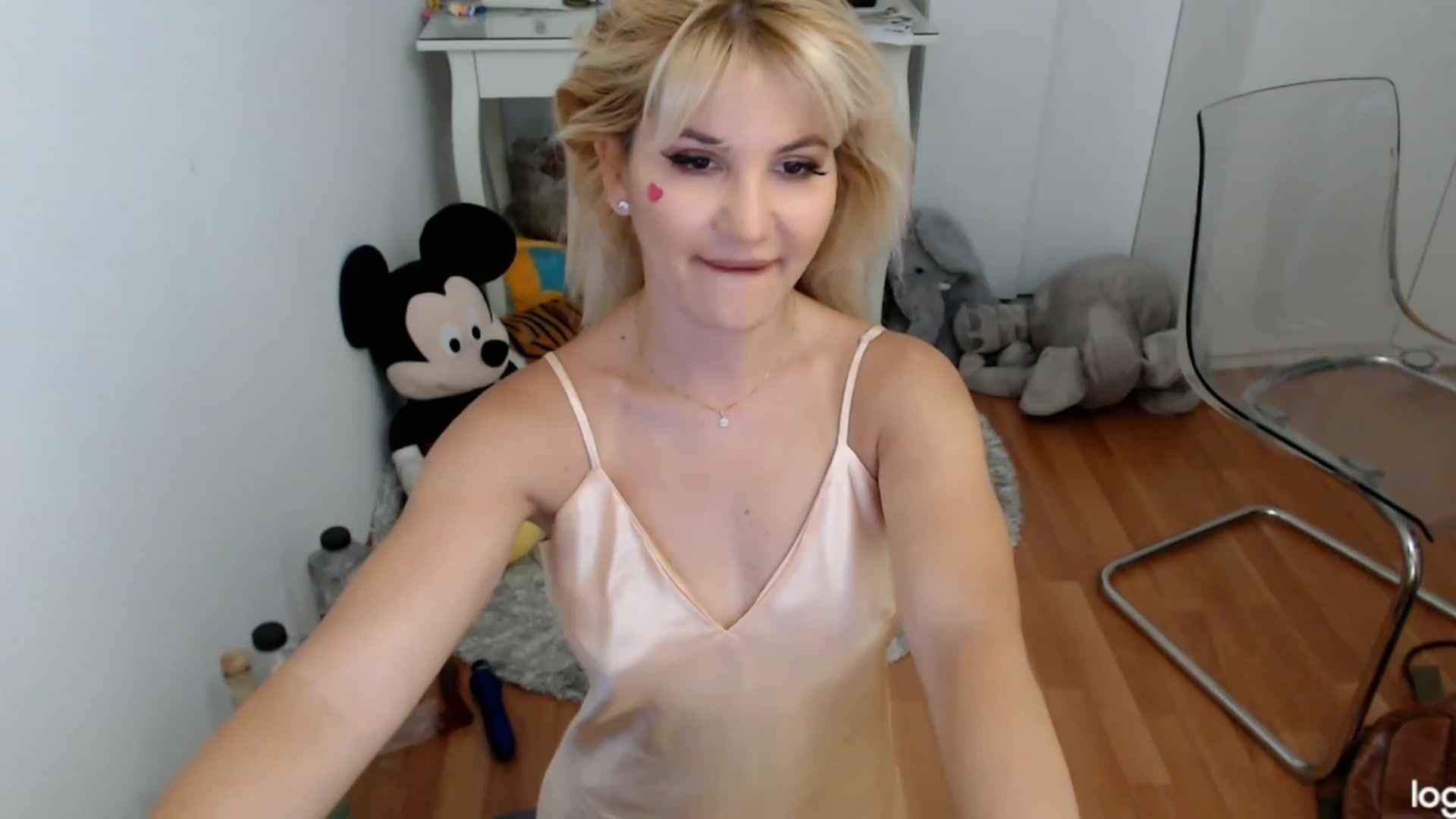 Gallery image thumbnail from SummerJewel's myfreecams stream on, 06/06/2023, 09:07 image 2 of 20