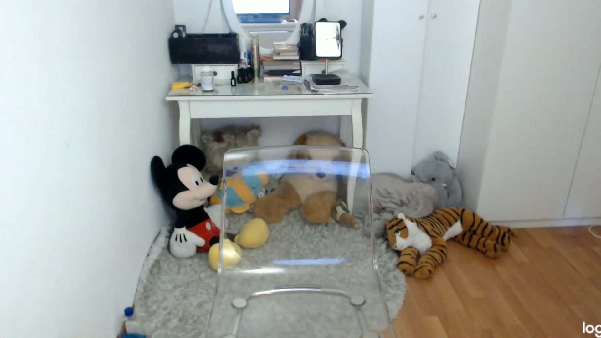 Gallery image thumbnail from SummerJewel's myfreecams stream on, 06/21/2023, 07:38 image 17 of 20
