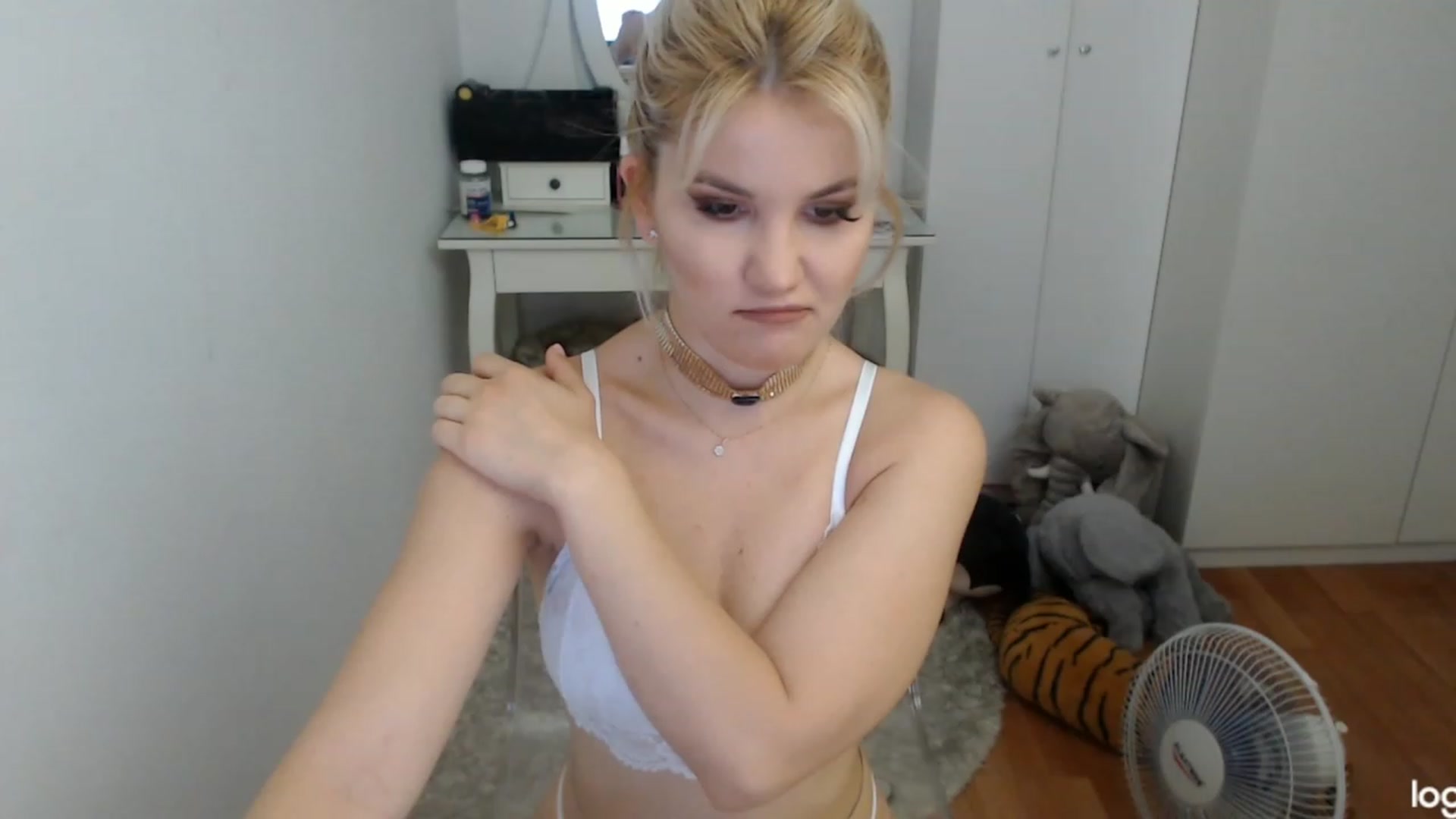 Gallery image thumbnail from SummerJewel's myfreecams stream on, 07/16/2023, 08:05 image 2 of 20