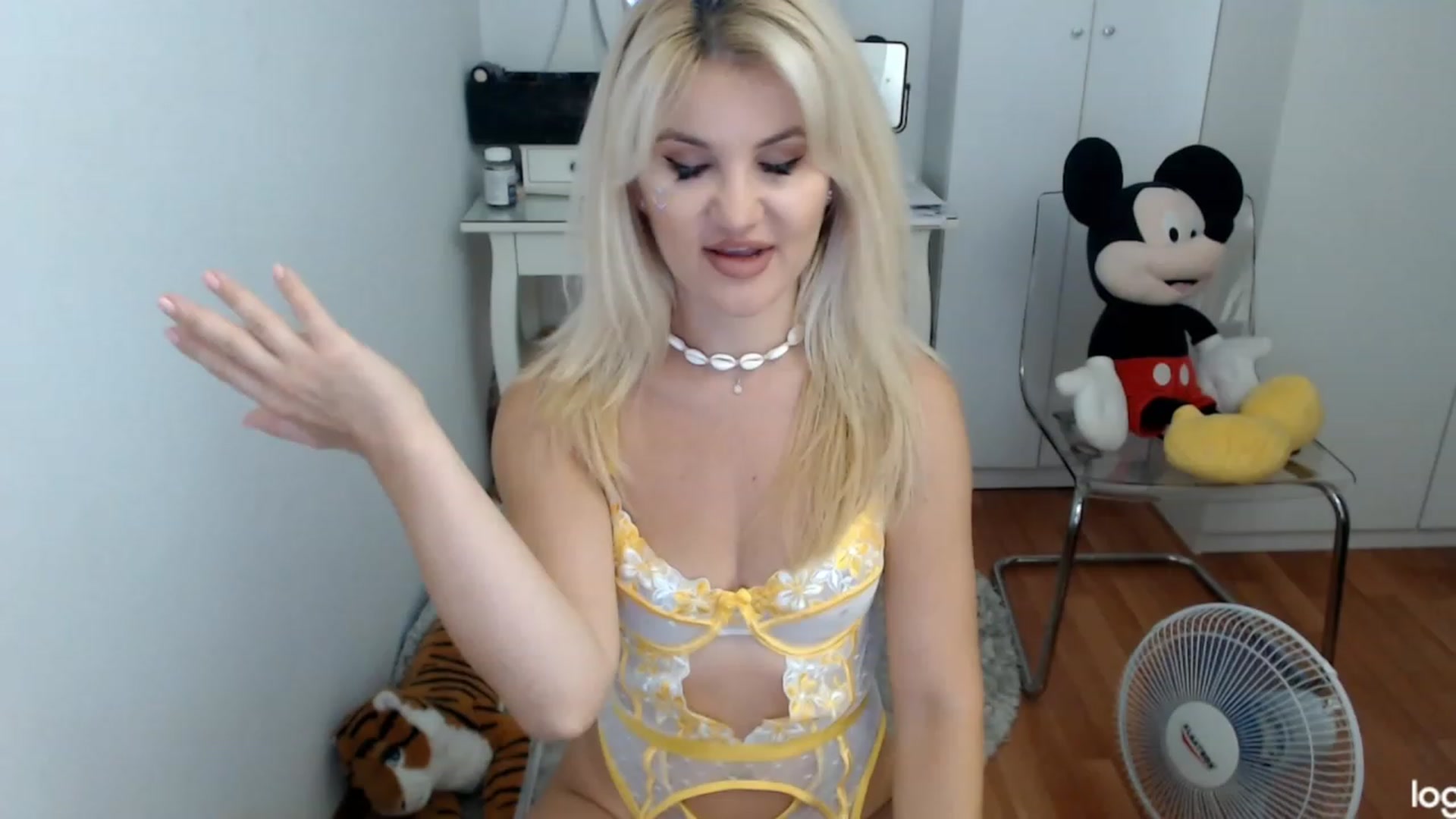 Gallery image thumbnail from SummerJewel's myfreecams stream on, 08/16/2023, 06:39 image 8 of 20