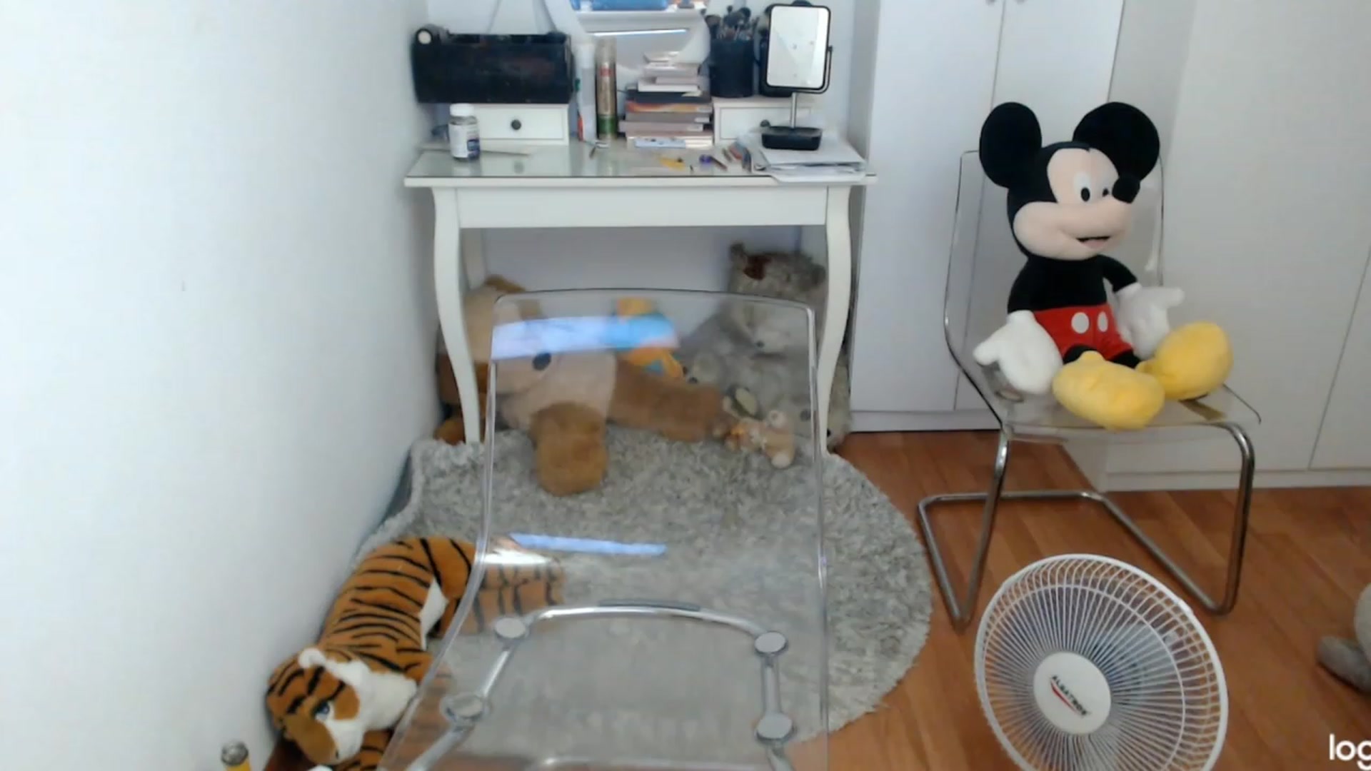 Gallery image thumbnail from SummerJewel's myfreecams stream on, 08/16/2023, 10:27 image 17 of 20
