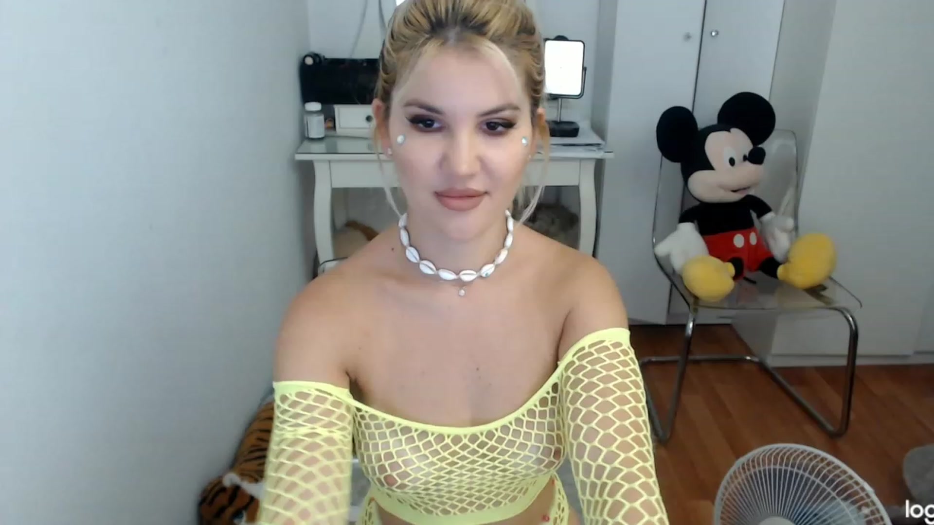 Gallery image thumbnail from SummerJewel's myfreecams stream on, 08/18/2023, 07:54 image 1 of 20