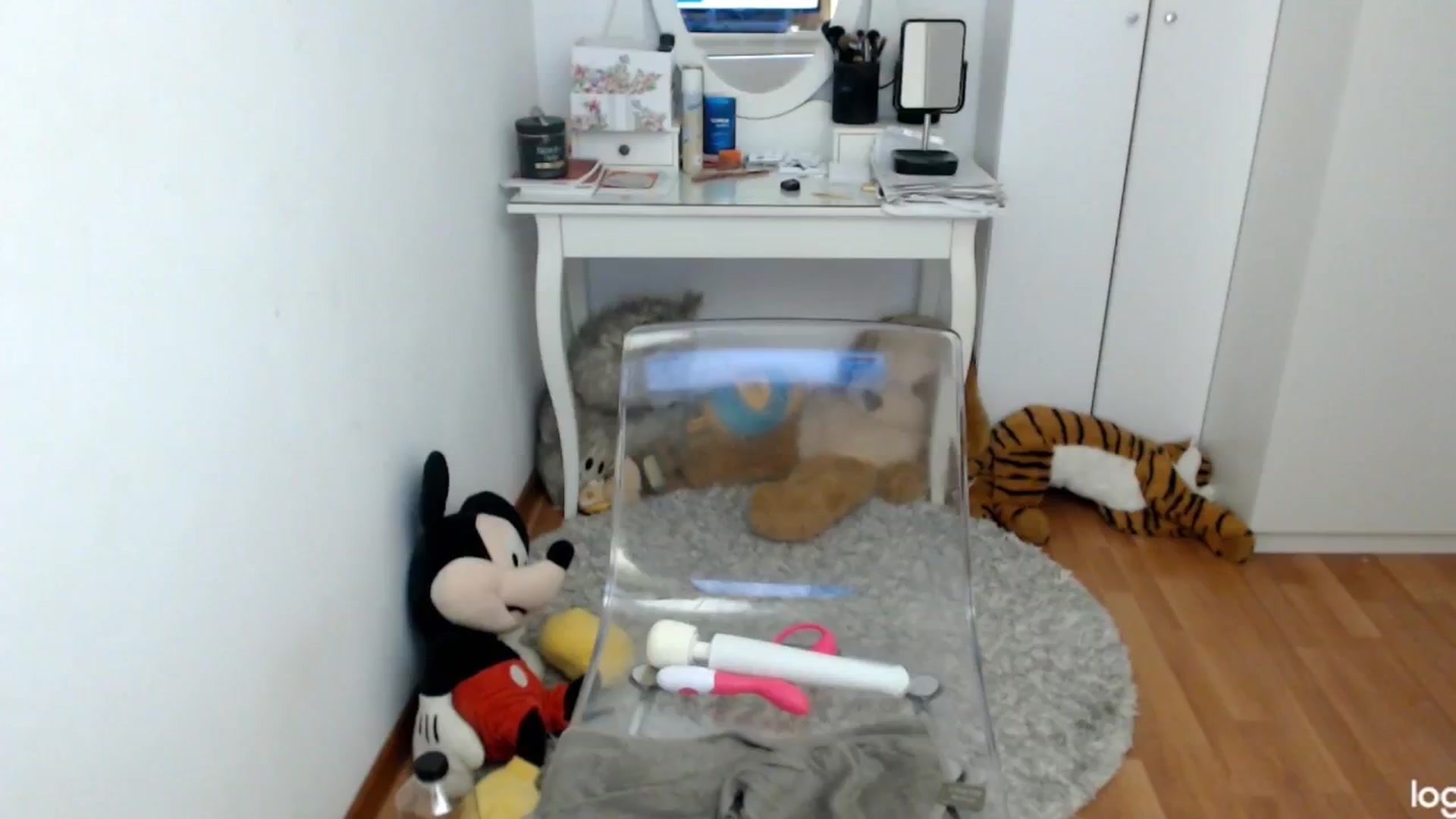 Gallery image thumbnail from SummerJewel's myfreecams stream on, 06/08/2024, 08:33 image 1 of 20
