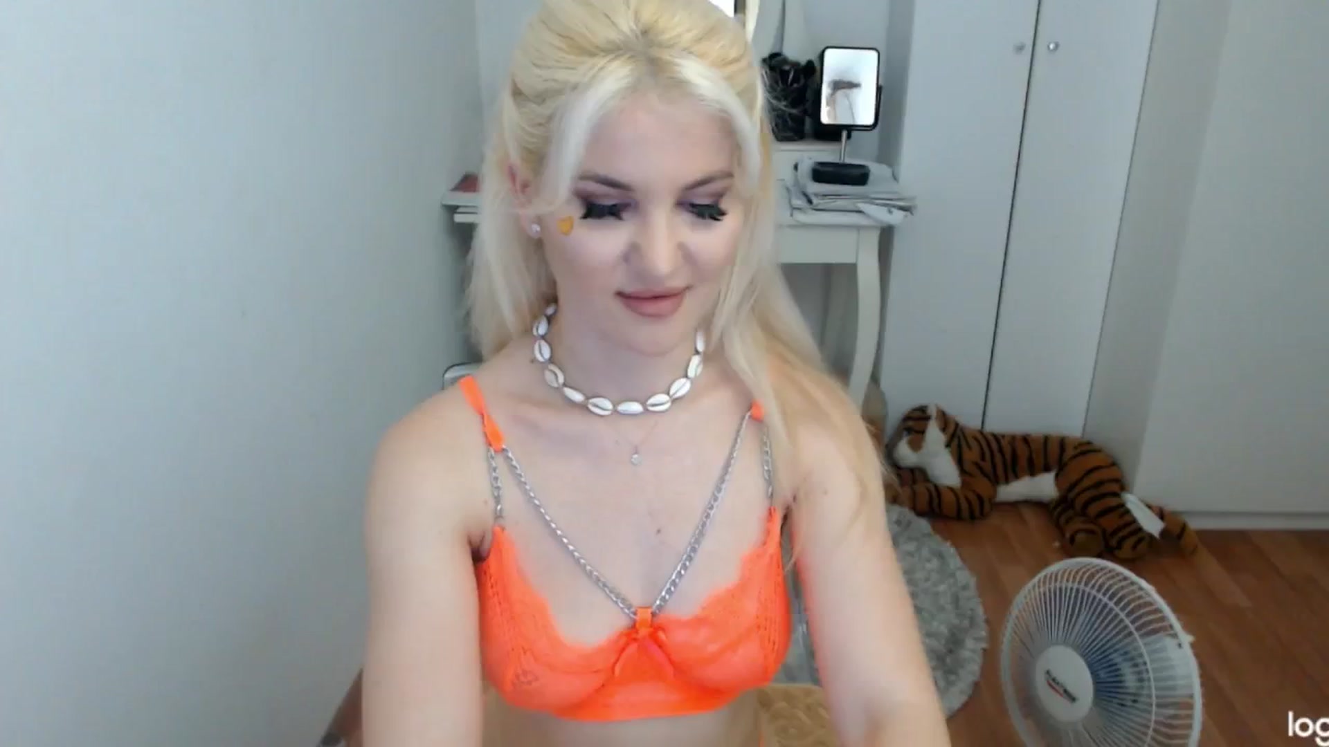 Gallery image thumbnail from SummerJewel's myfreecams stream on, 07/17/2024, 07:29 image 6 of 20