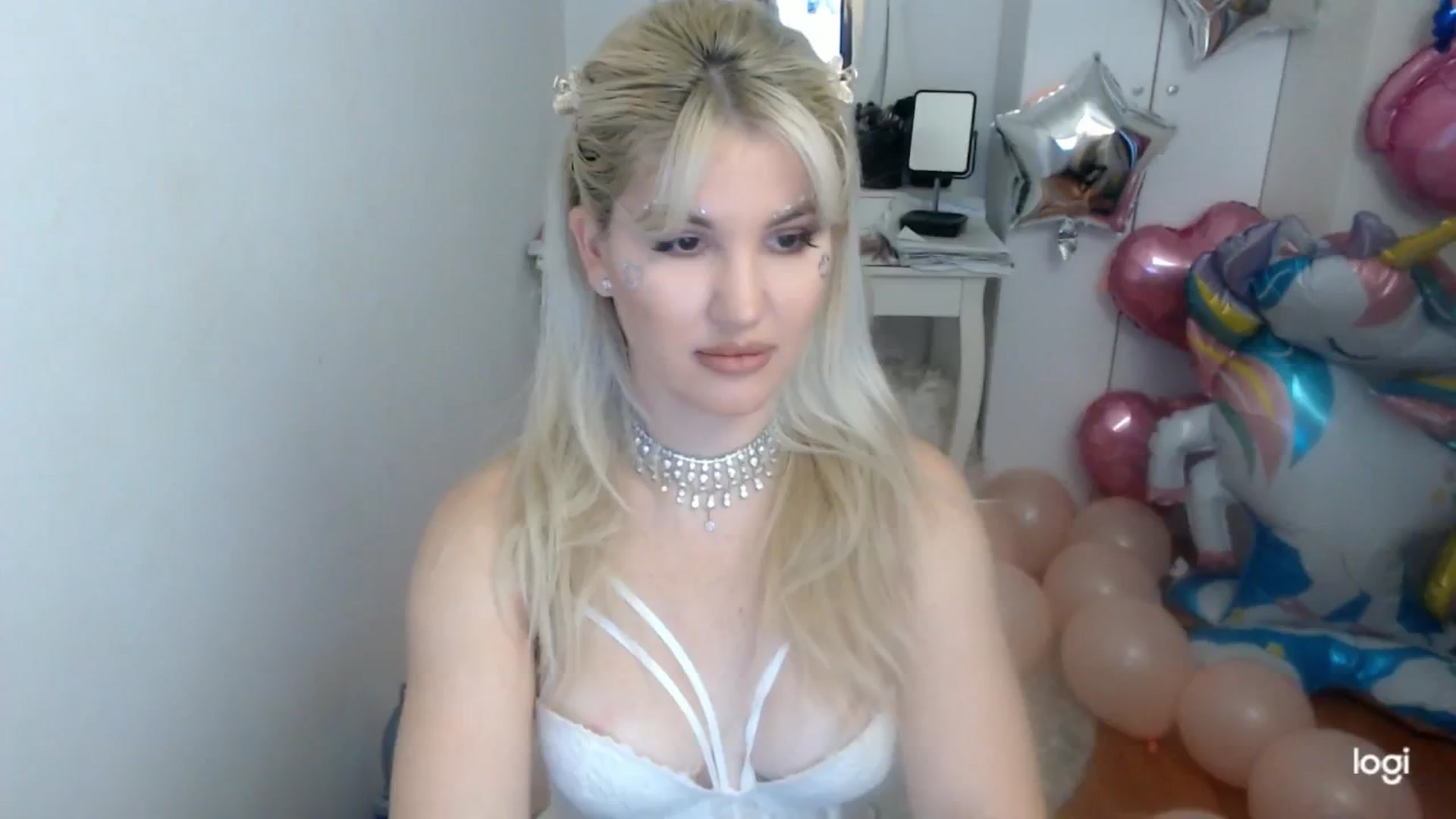 Gallery image thumbnail from SummerJewel's myfreecams stream on, 06/07/2025, 10:29 image 1 of 20