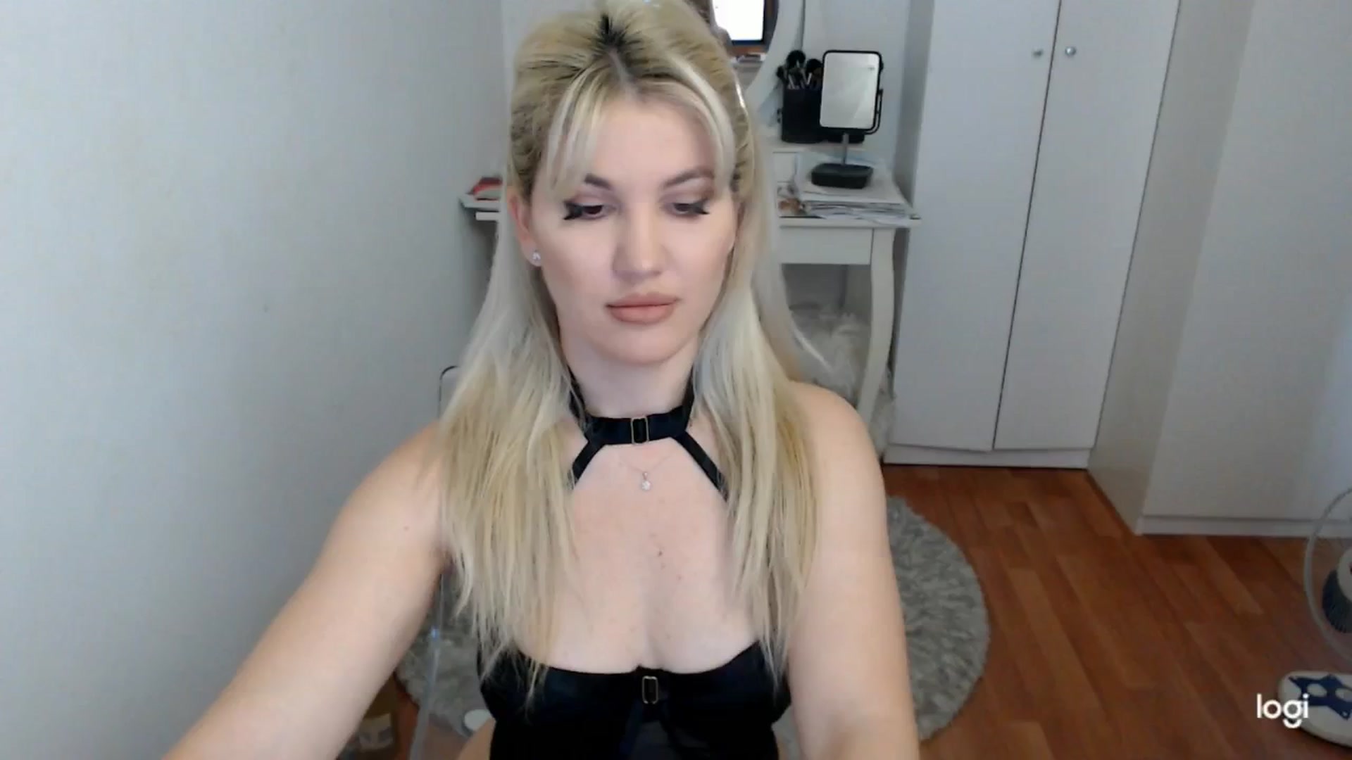 Gallery image thumbnail from SummerJewel's myfreecams stream on, 06/12/2025, 08:40 image 3 of 20