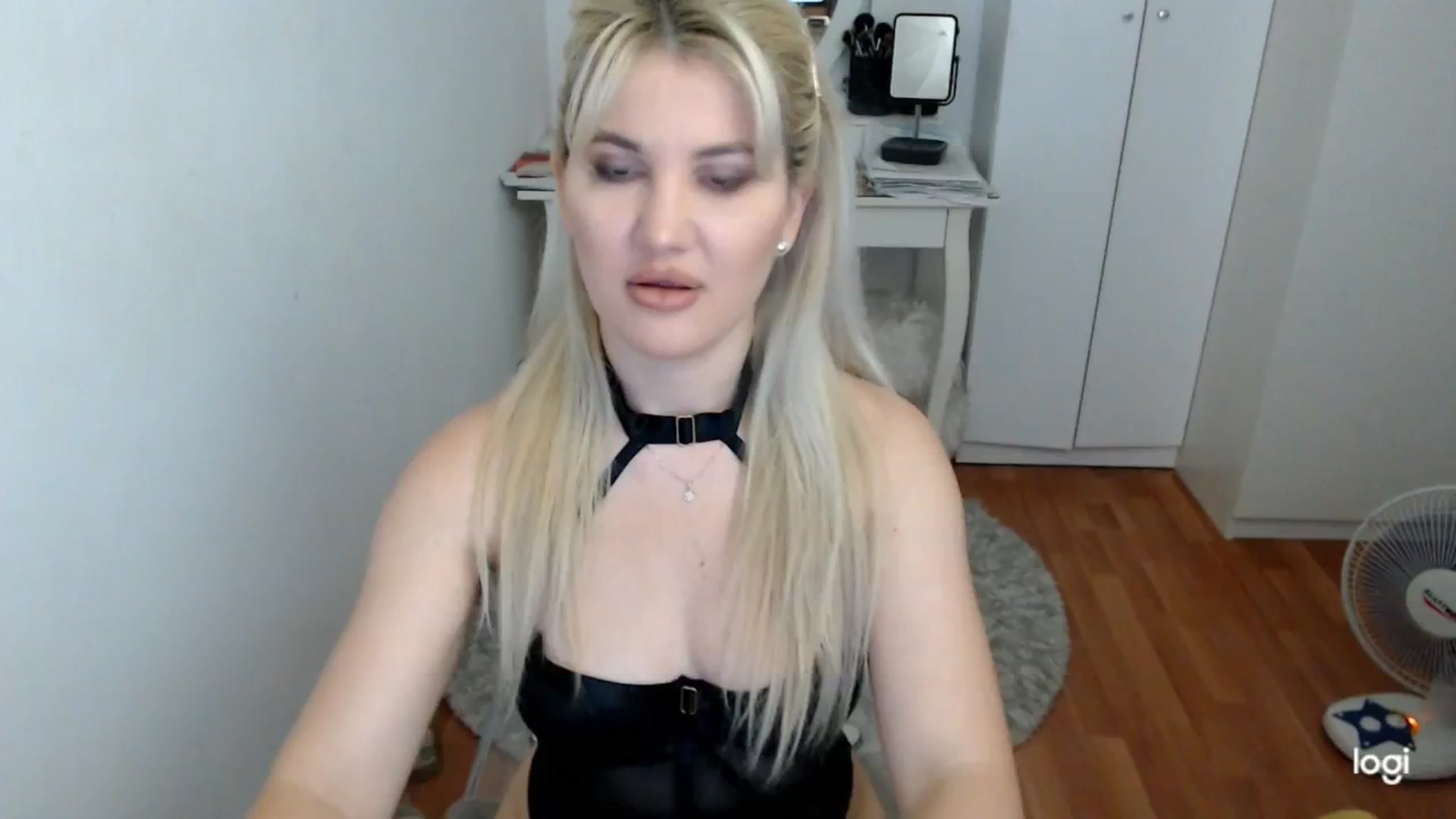 Gallery image thumbnail from SummerJewel's myfreecams stream on, 06/12/2025, 08:40 image 7 of 20