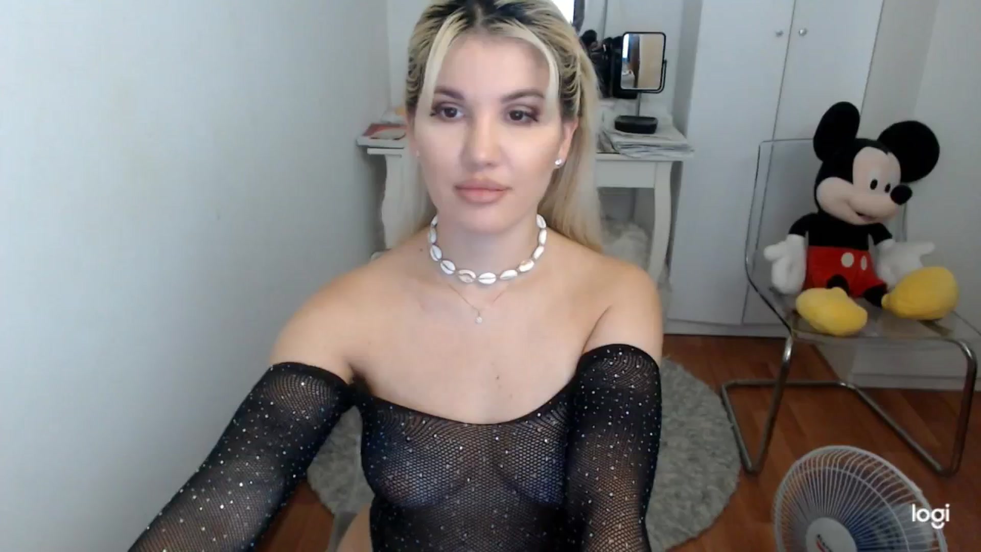 Gallery image thumbnail from SummerJewel's myfreecams stream on, 07/11/2025, 08:37 image 6 of 20