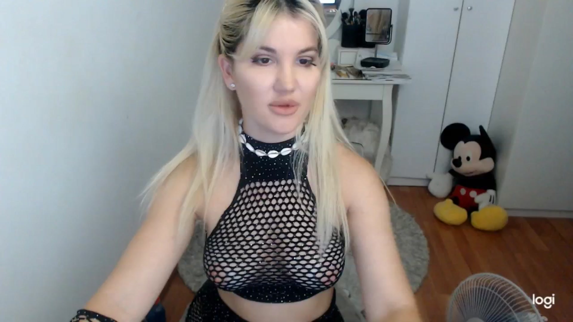 Gallery image thumbnail from SummerJewel's myfreecams stream on, 07/19/2025, 08:15 image 7 of 20